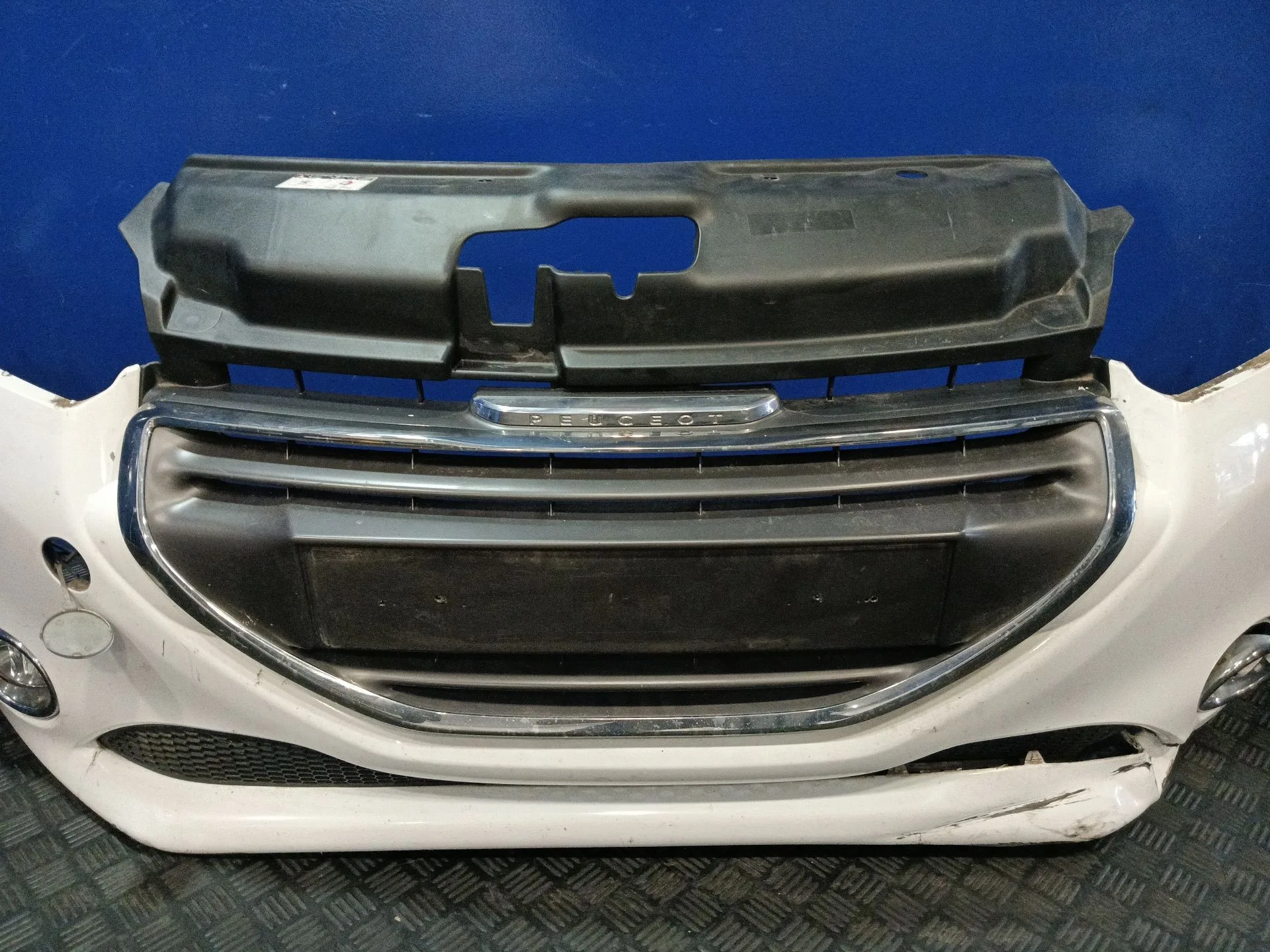 Paragolpes Delantero para Peugeot 208 I (Ca_, Cc_)