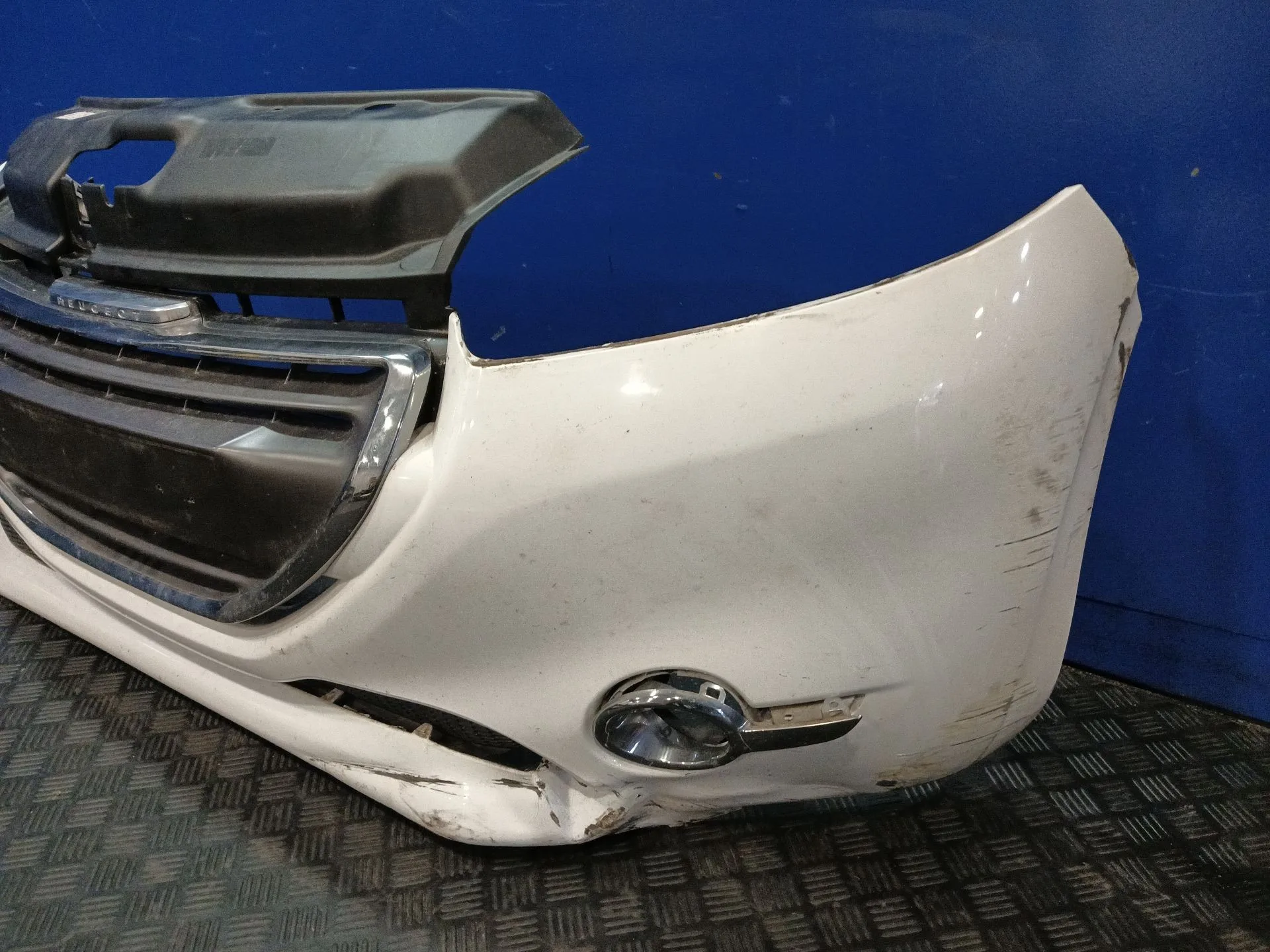 Paragolpes Delantero para Peugeot 208 I (Ca_, Cc_)