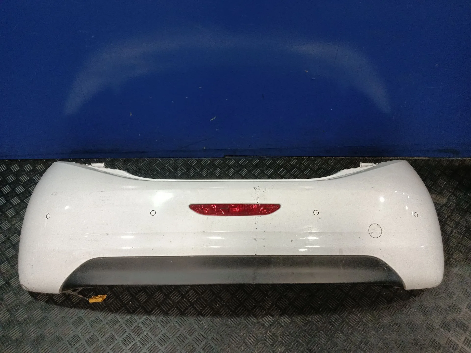 Paragolpes Trasero para Peugeot 208 I (Ca_, Cc_)