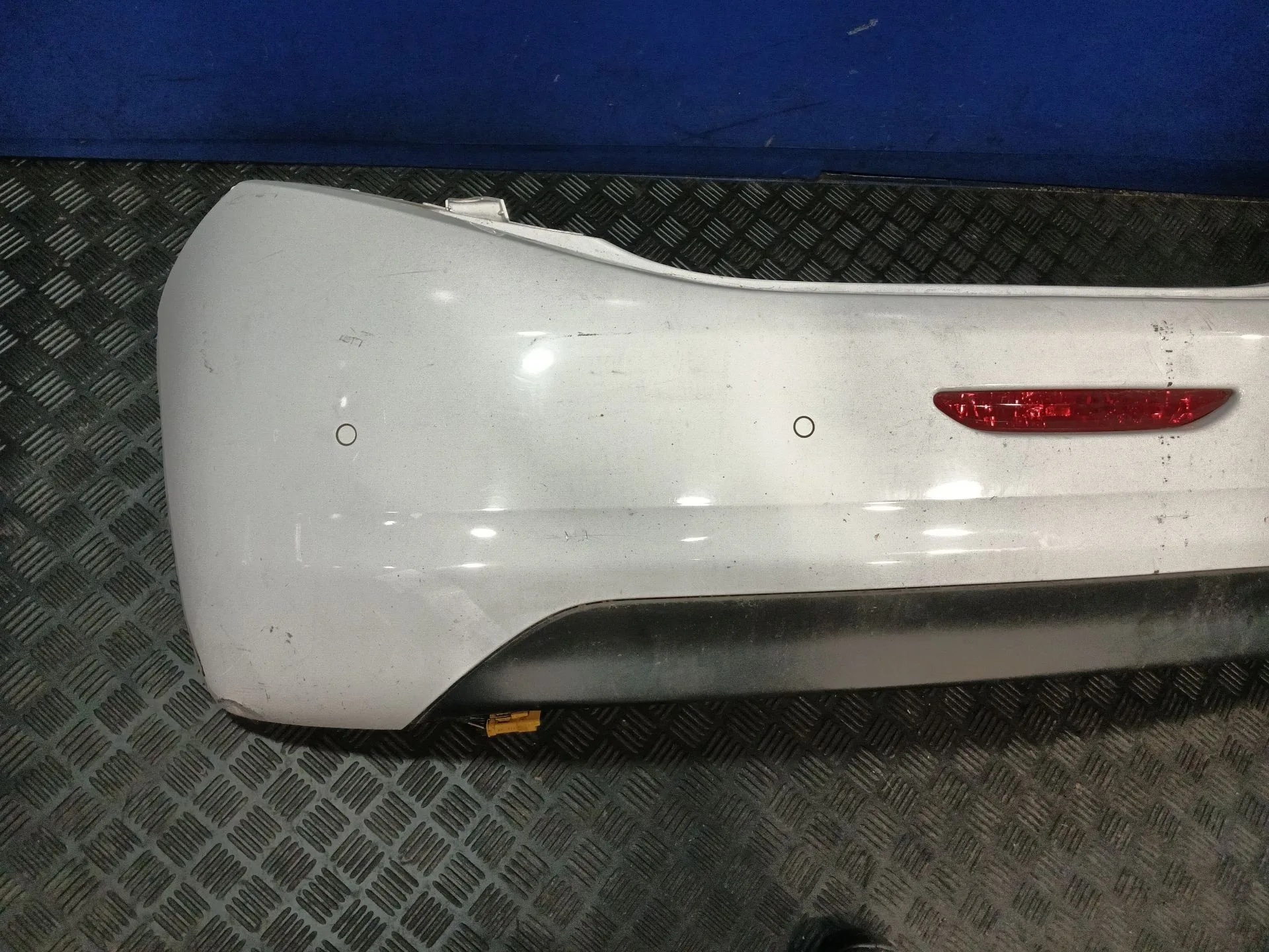 Paragolpes Trasero para Peugeot 208 I (Ca_, Cc_)