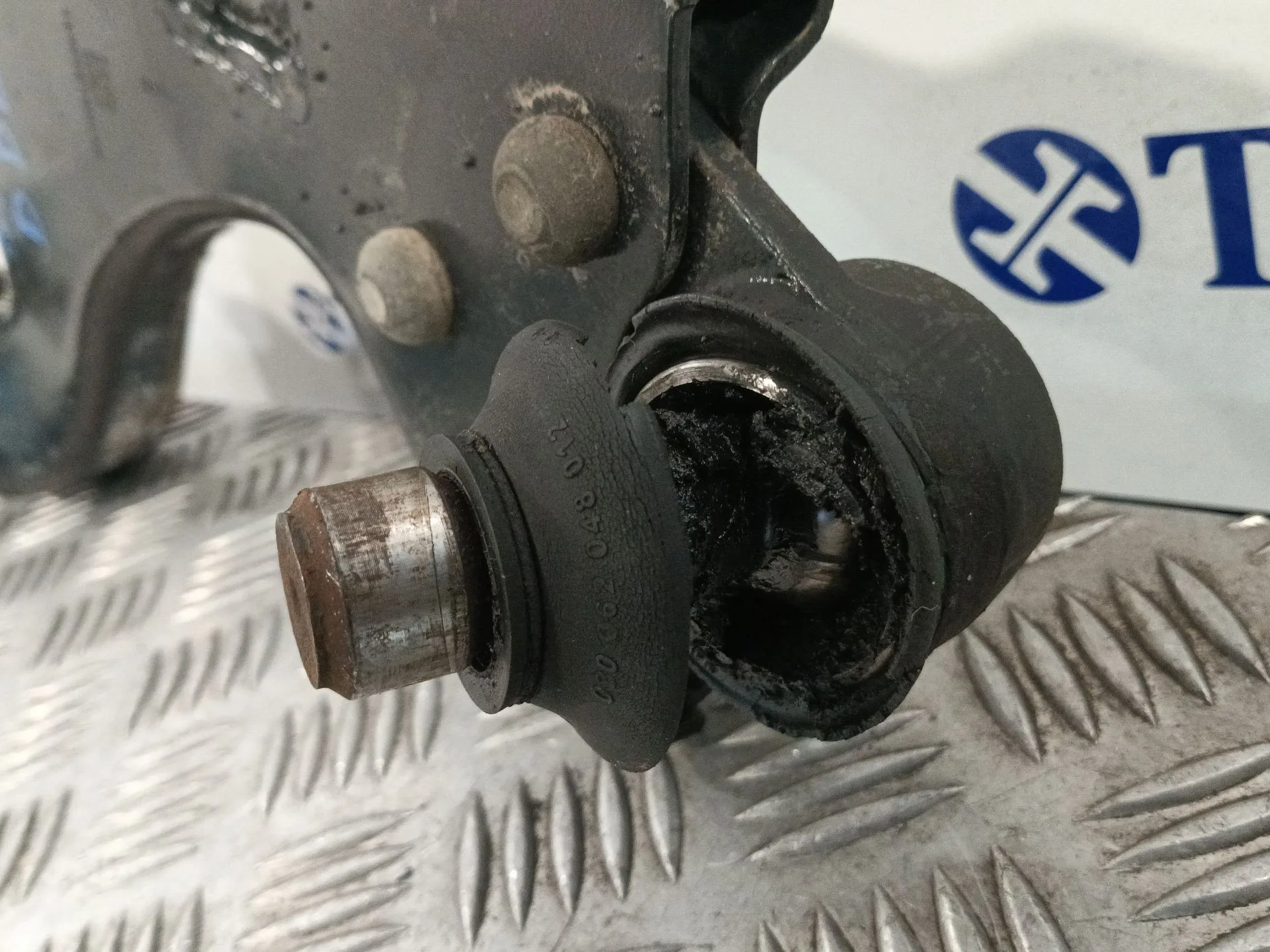 Brazo Suspension Inferior Delantero Derecho para Mercedes-Benz Vito / Mixto Furgoneta (W639)