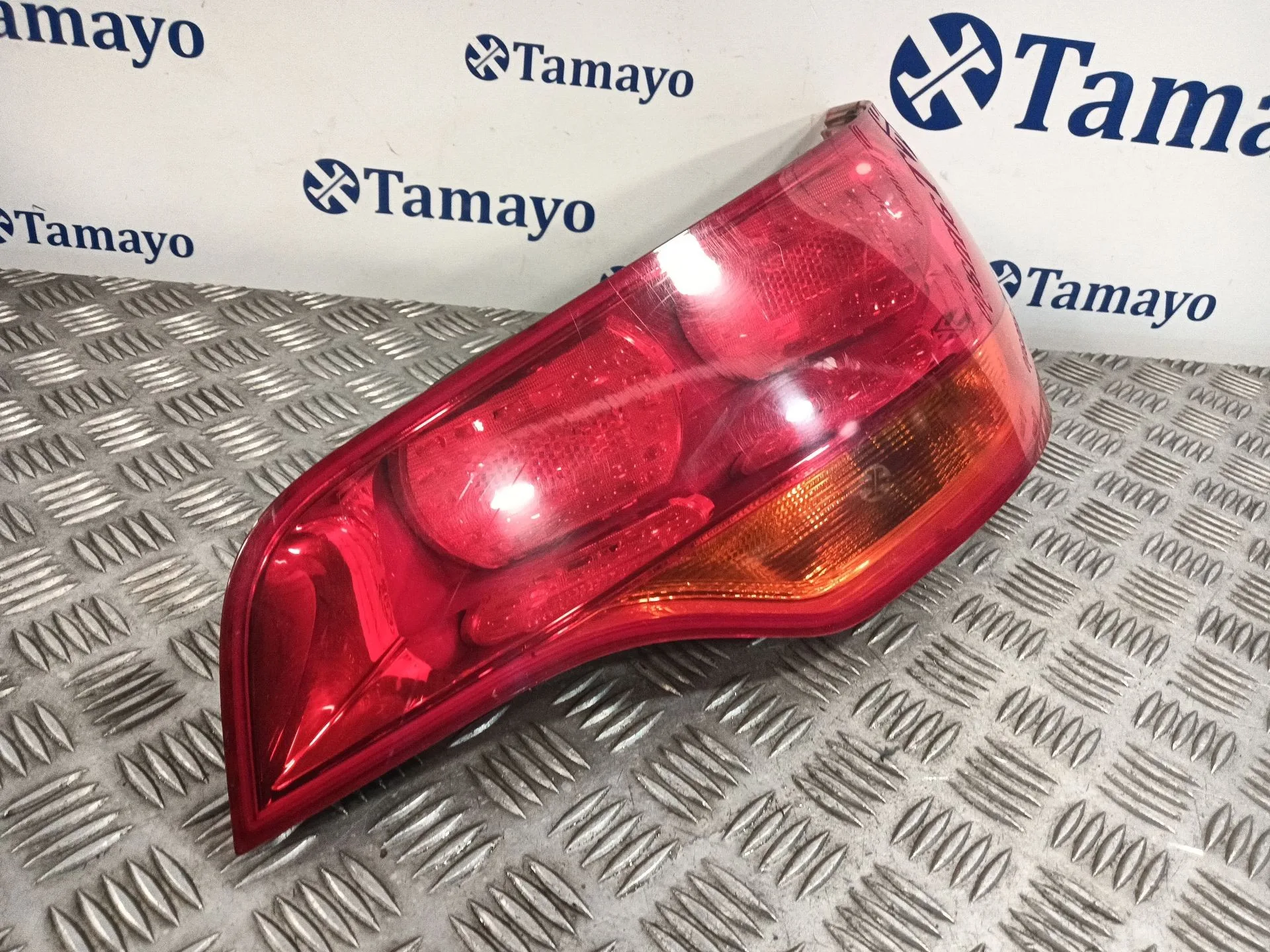Piloto Trasero Derecho para Audi Q7 (4Lb)
