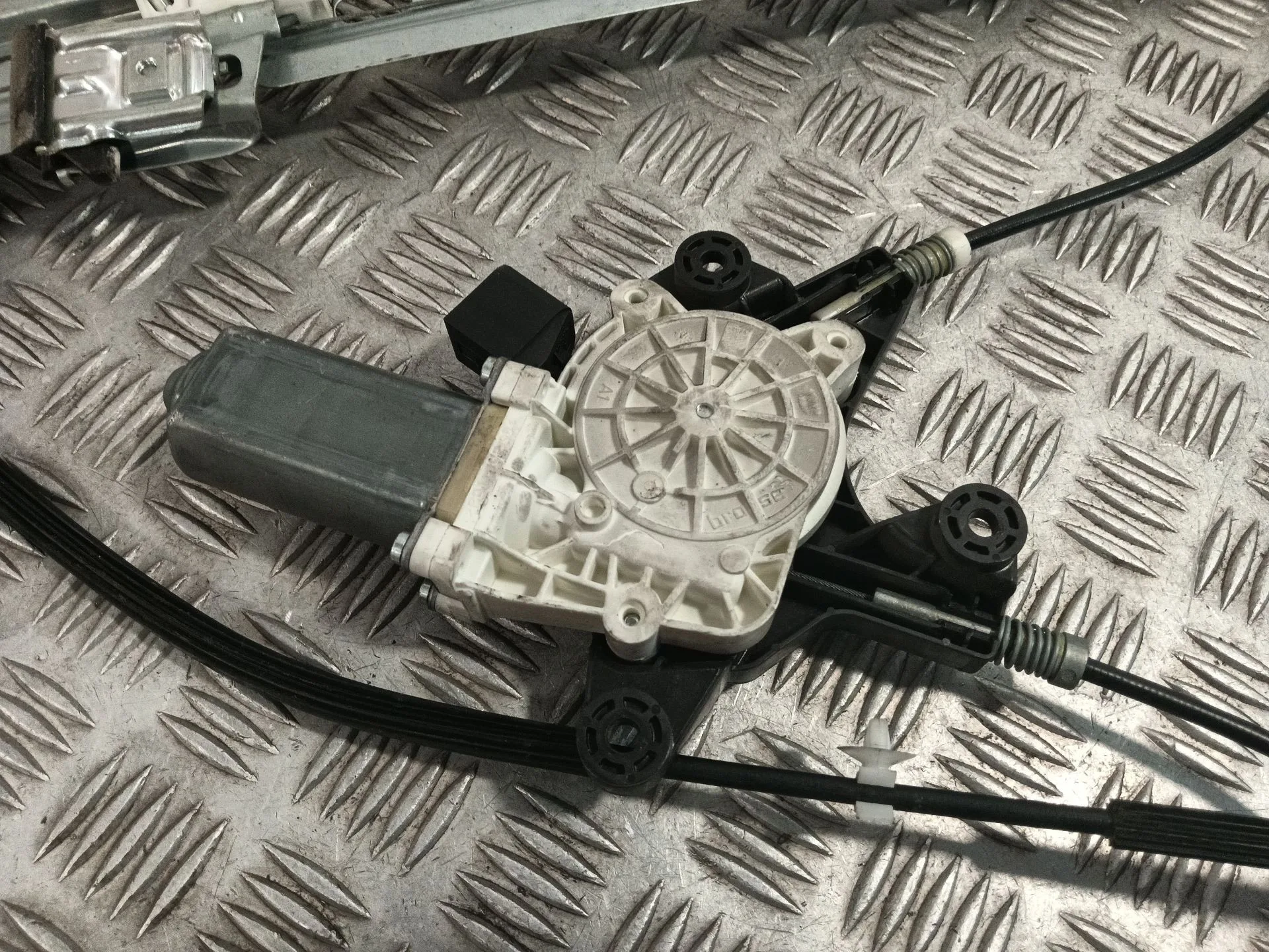 Elevalunas Delantero Derecho para Mercedes-Benz Viano (W639)