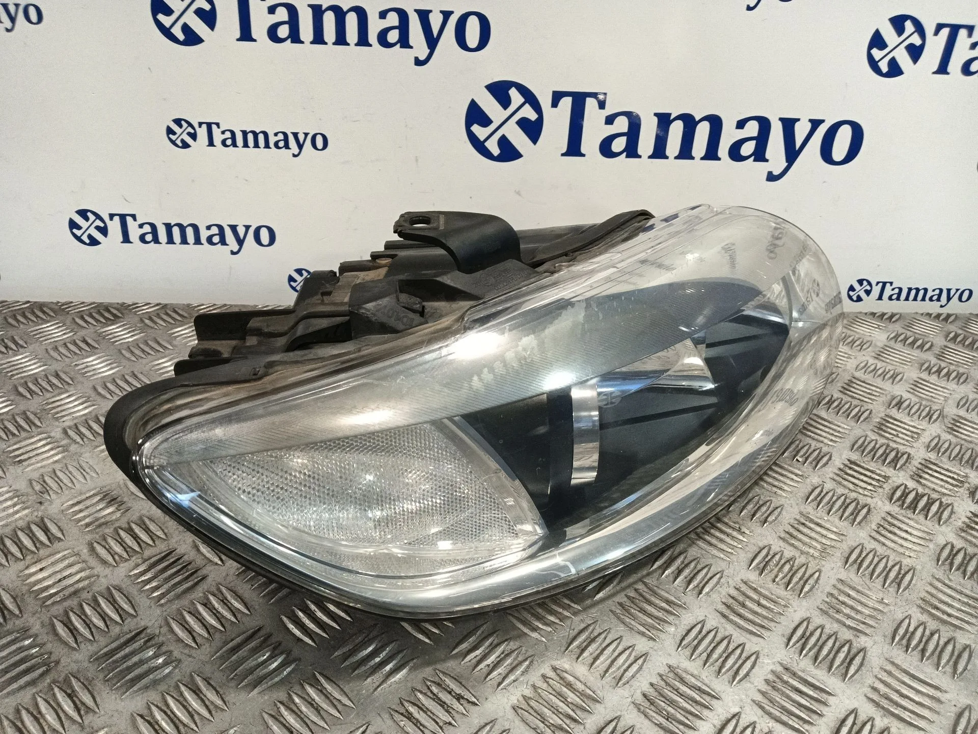 Faro Derecho para Audi Q7 (4Lb)