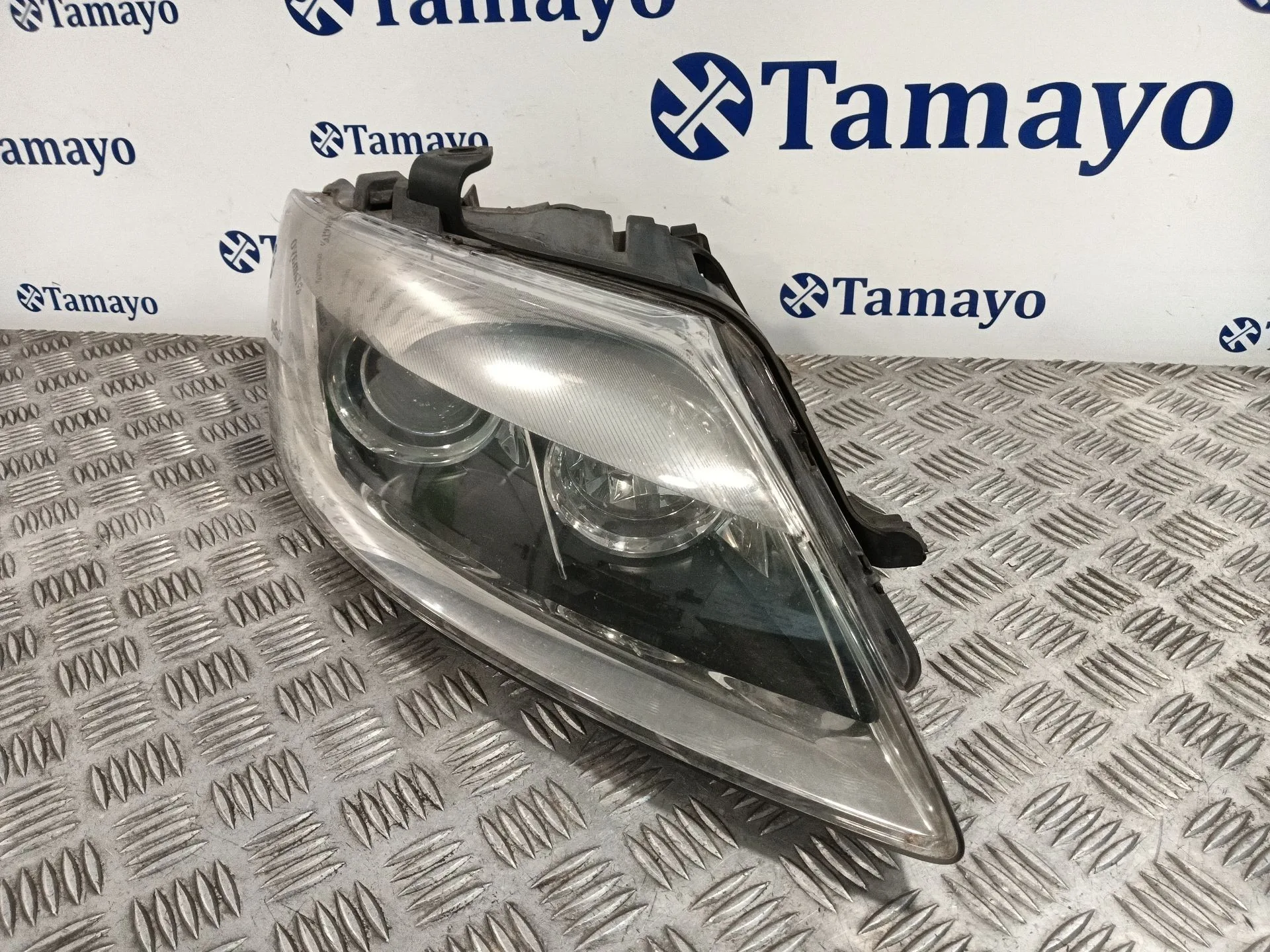 Faro Derecho para Audi Q7 (4Lb)