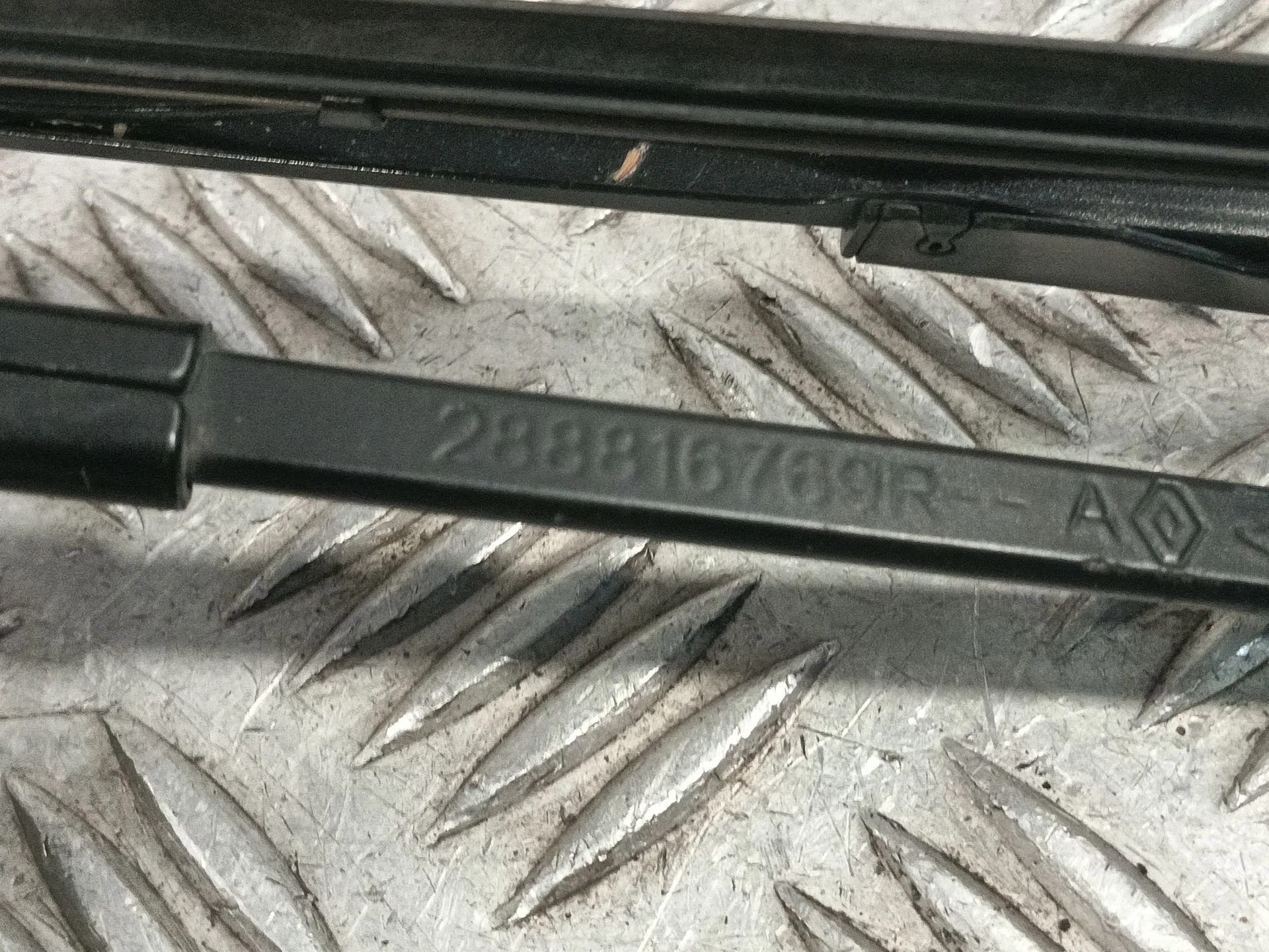 Brazo Limpia Delantero Izquierdo para Dacia Dokker Furgoneta/Monovolumen