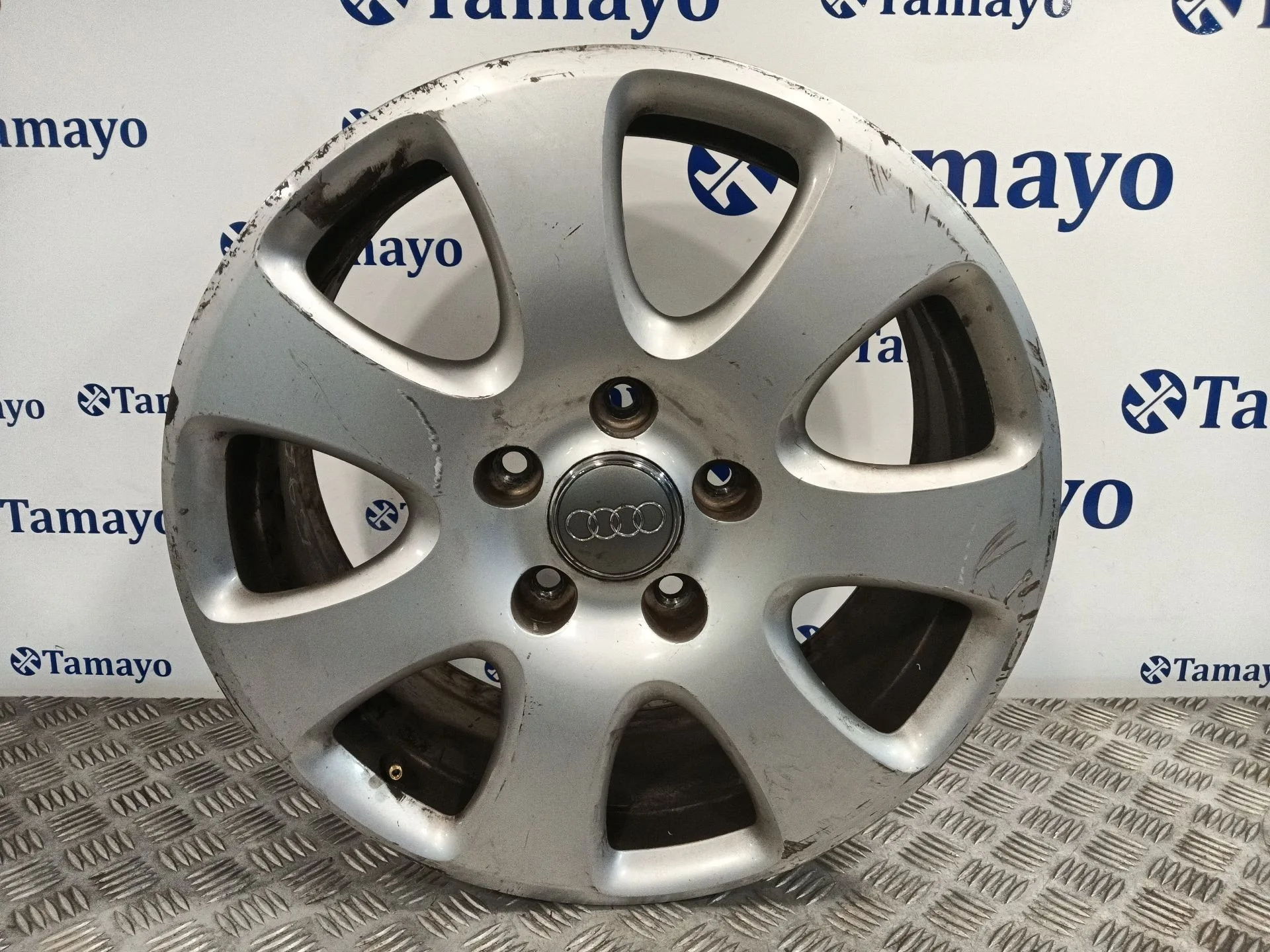 Llanta para Audi Q7 (4Lb)