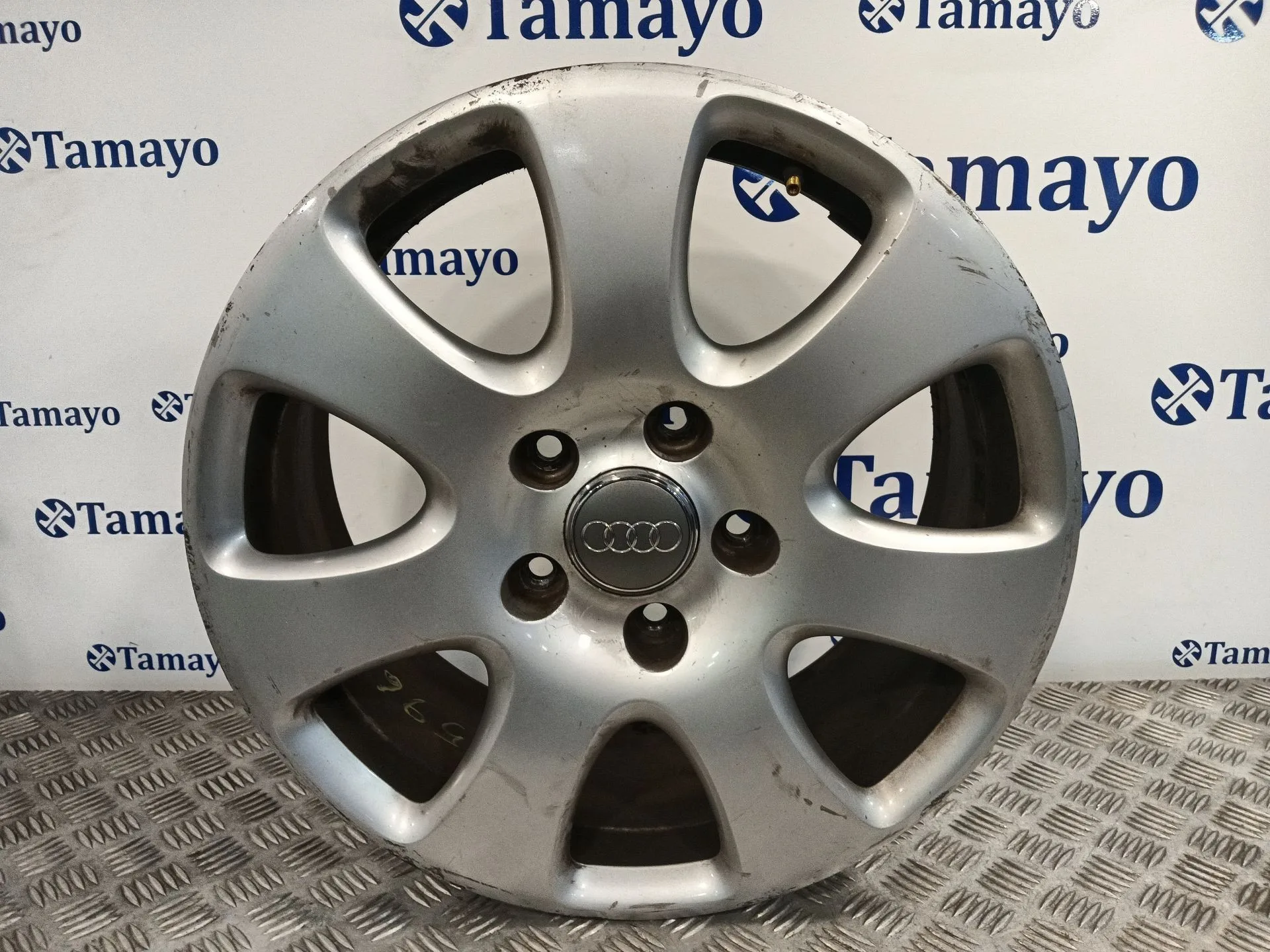 Llanta para Audi Q7 (4Lb)