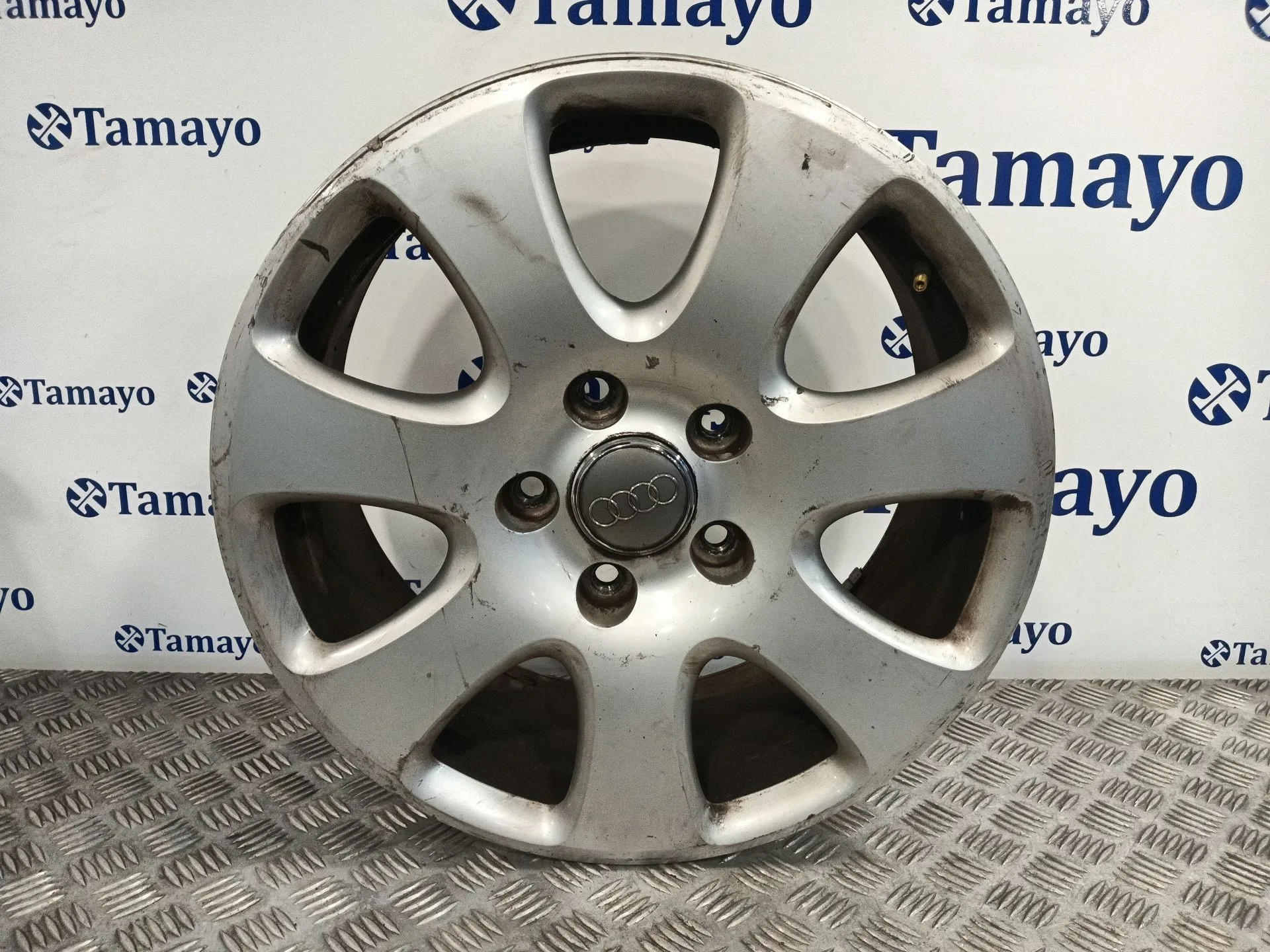 Llanta para Audi Q7 (4Lb)