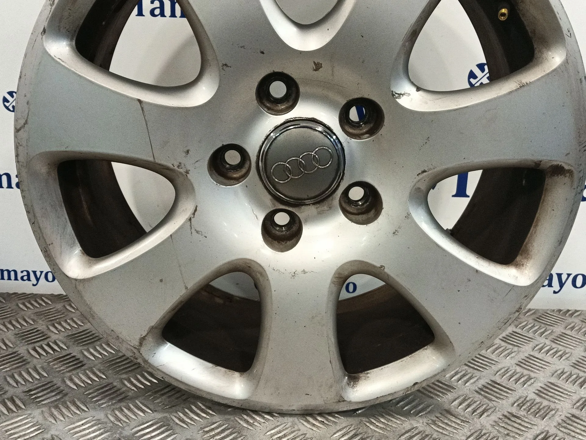 Llanta para Audi Q7 (4Lb)