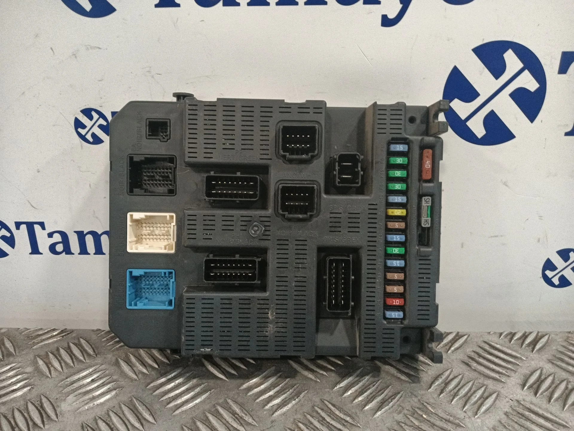 Caja Reles / Fusibles para Peugeot 308 Sw