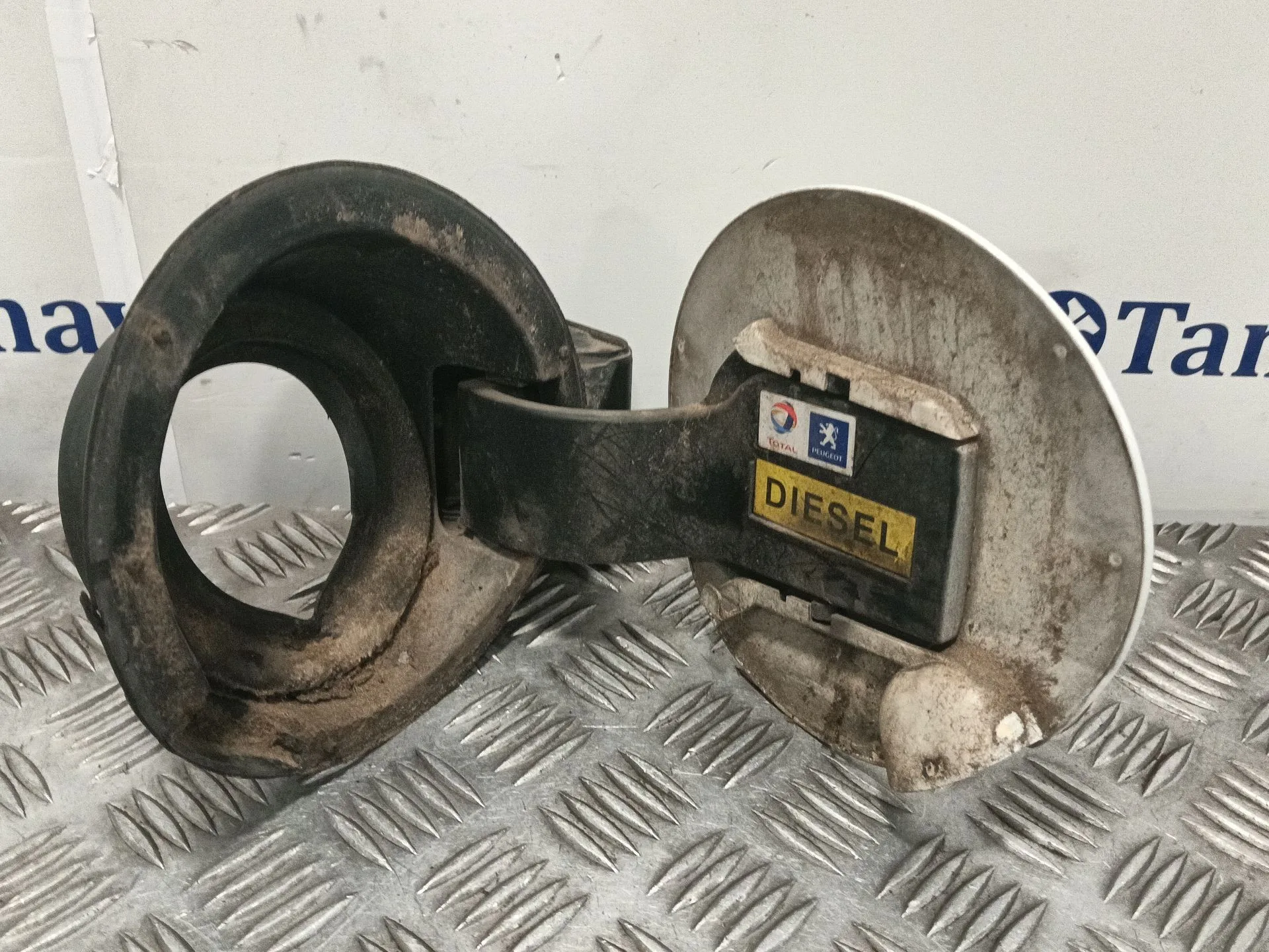 Tapa Exterior Combustible para Peugeot 308 Sw