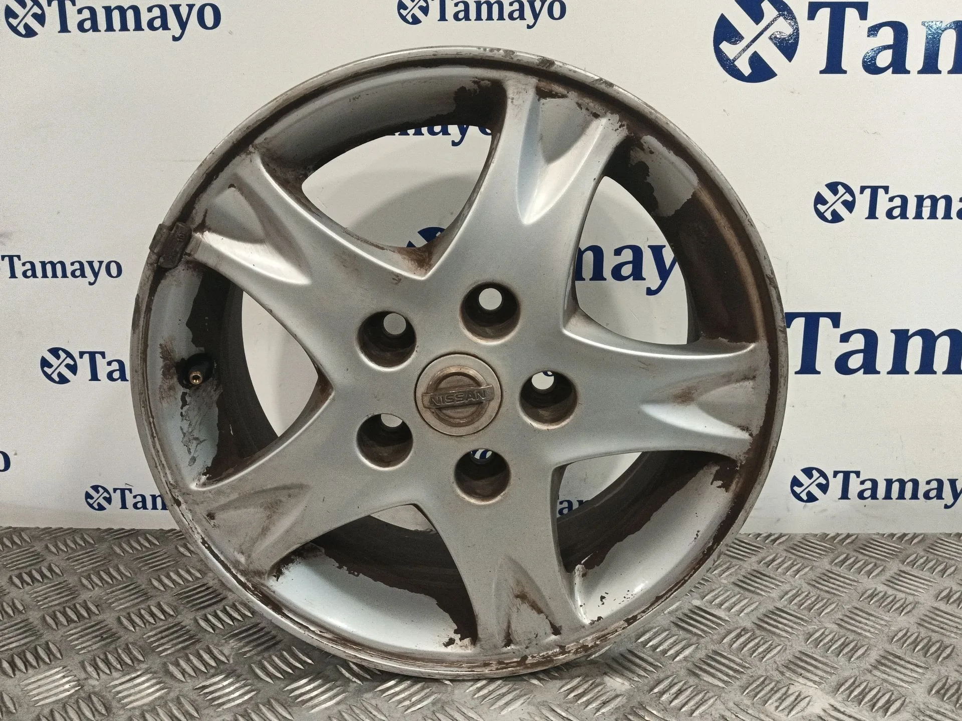 Llanta para Nissan Almera Tino (V10)
