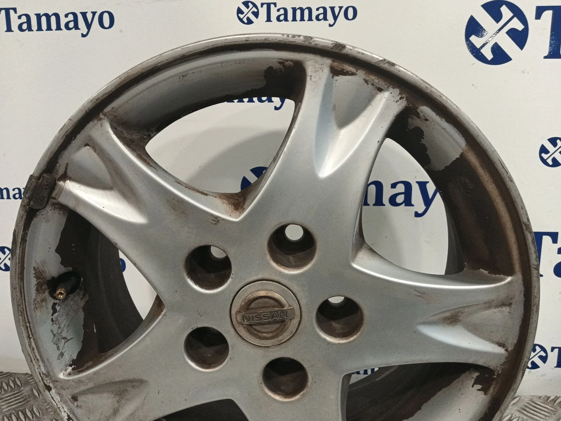 Llanta para Nissan Almera Tino (V10)