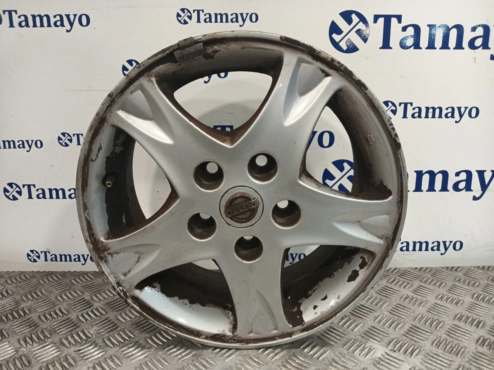 Llanta para Nissan Almera Tino (V10)