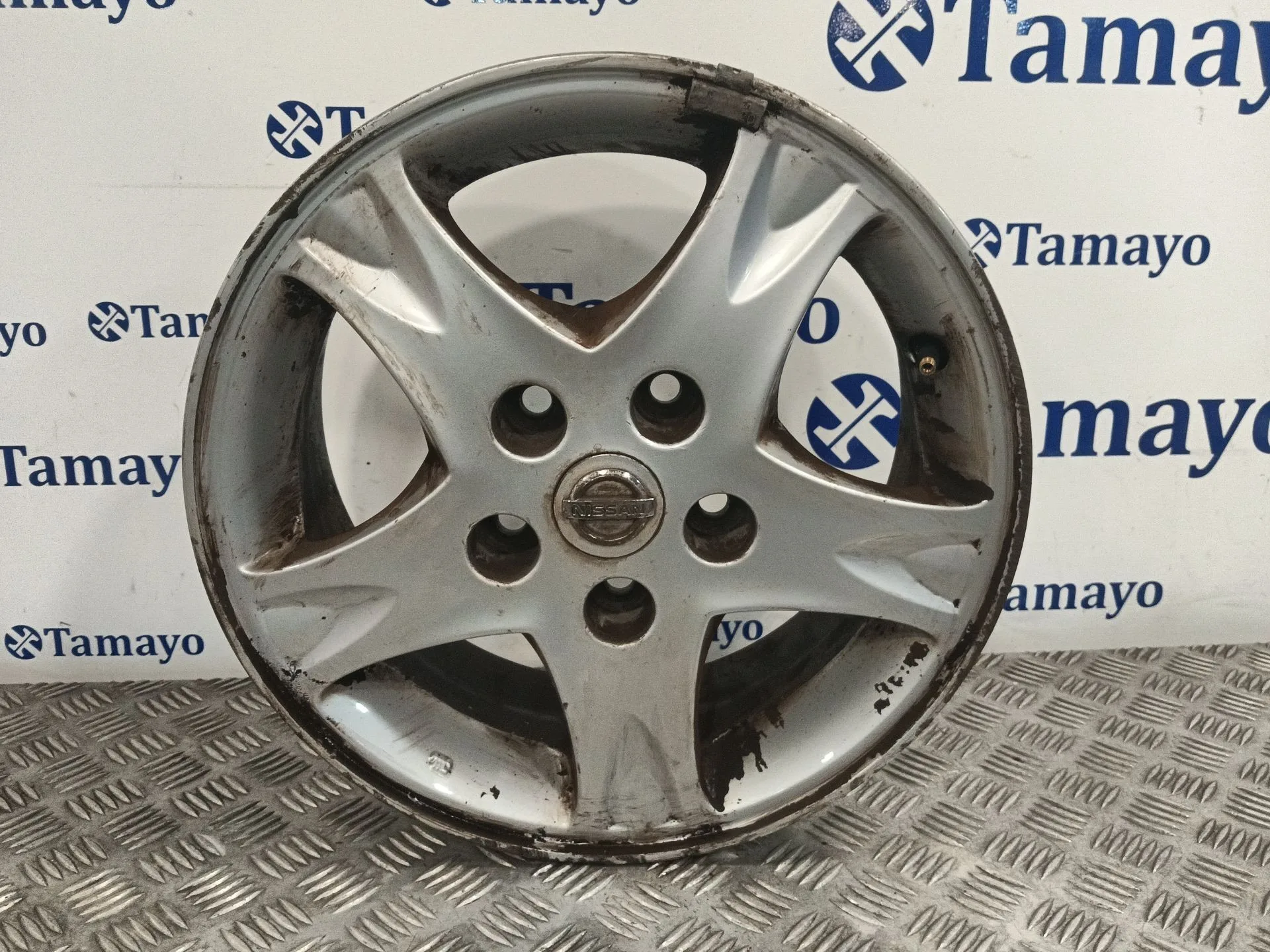 Llanta para Nissan Almera Tino (V10)