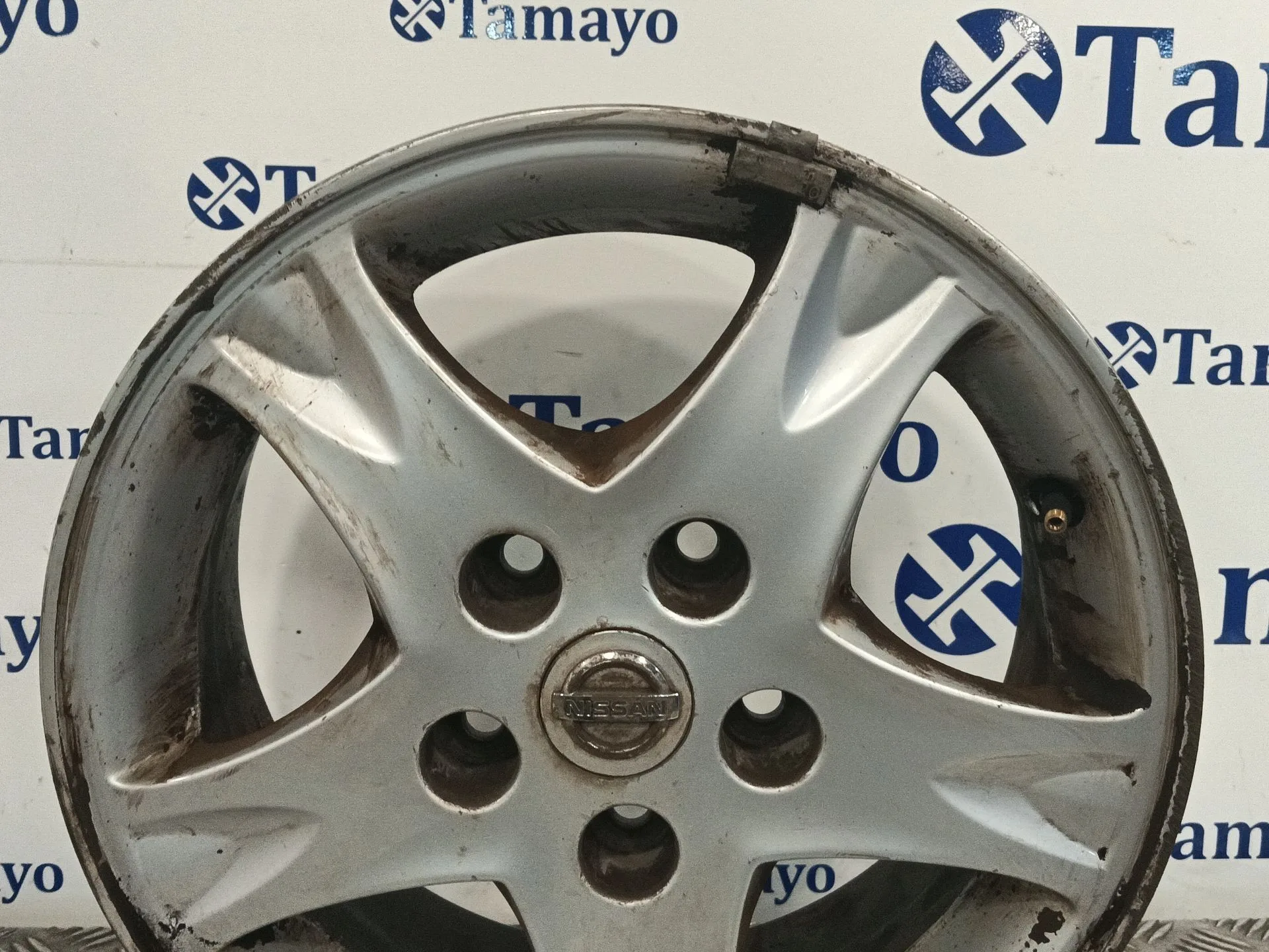 Llanta para Nissan Almera Tino (V10)
