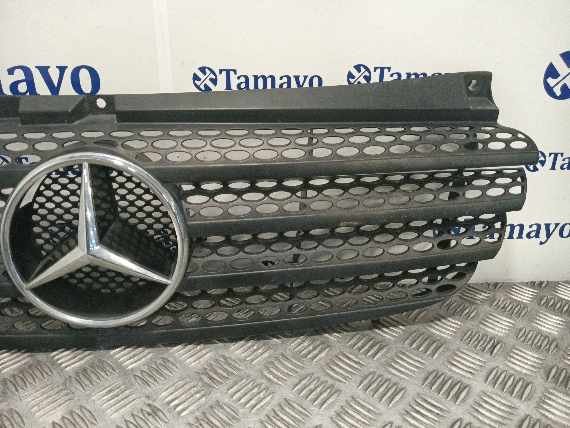 Rejilla Delantera para Mercedes-Benz Vito / Mixto Furgoneta (W639)