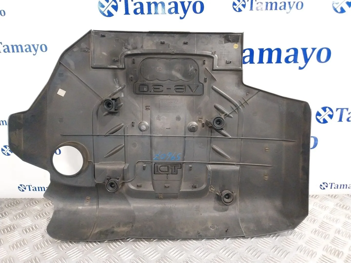 Tapa Motor para Audi Q7 (4Lb)