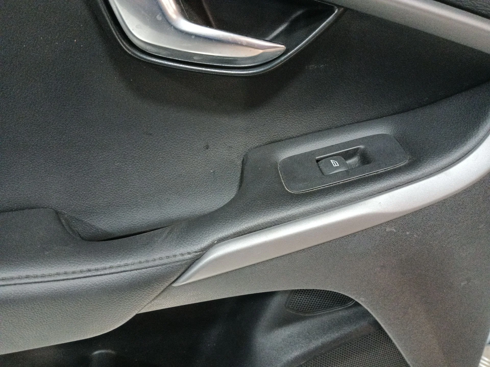 Guarnecido Puerta Trasera Izquierda para Volvo V40 Hatchback (525)