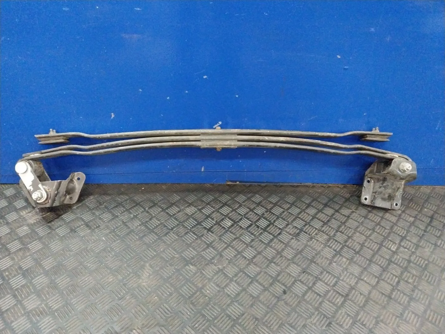Ballesta Trasera para Nissan Nt400 Cabstar (F24M)