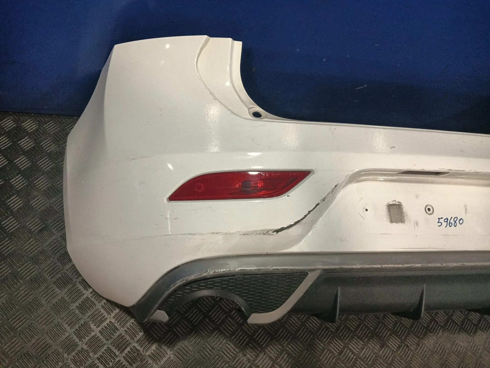 Paragolpes Trasero para Volvo V40 Hatchback (525)