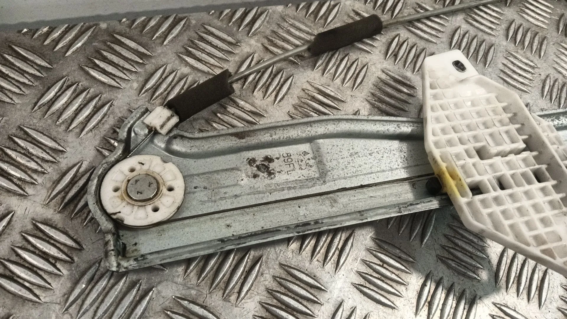 Elevalunas Delantero Izquierdo para Hyundai H350 Furgoneta