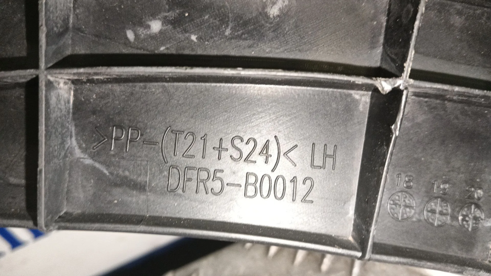 Aletin Delantero Derecho para Mazda Cx-30 (Dm, Dt, Ed)