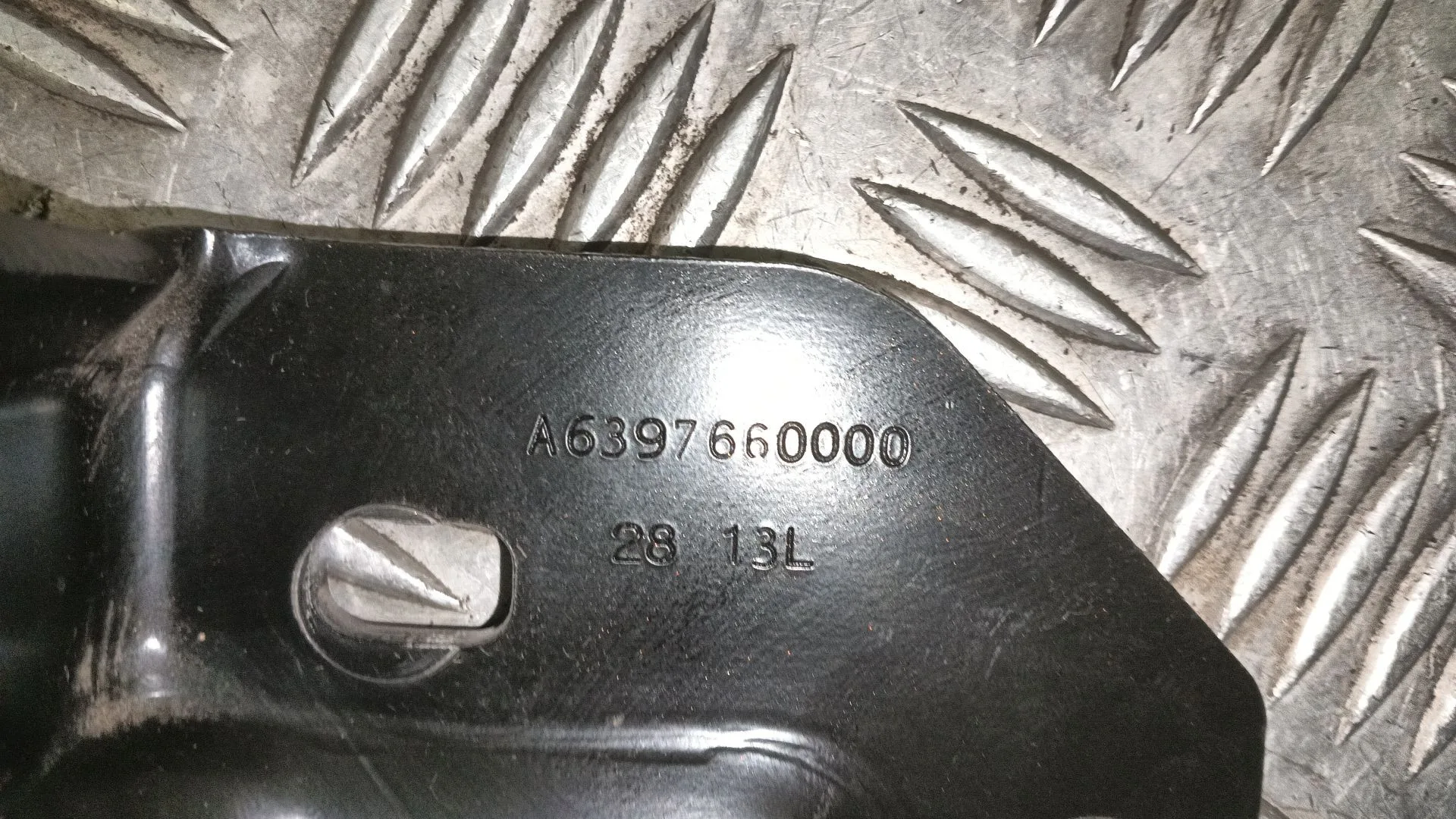 Soporte / Guia Puerta Corredera para Mercedes-Benz Viano (W639)