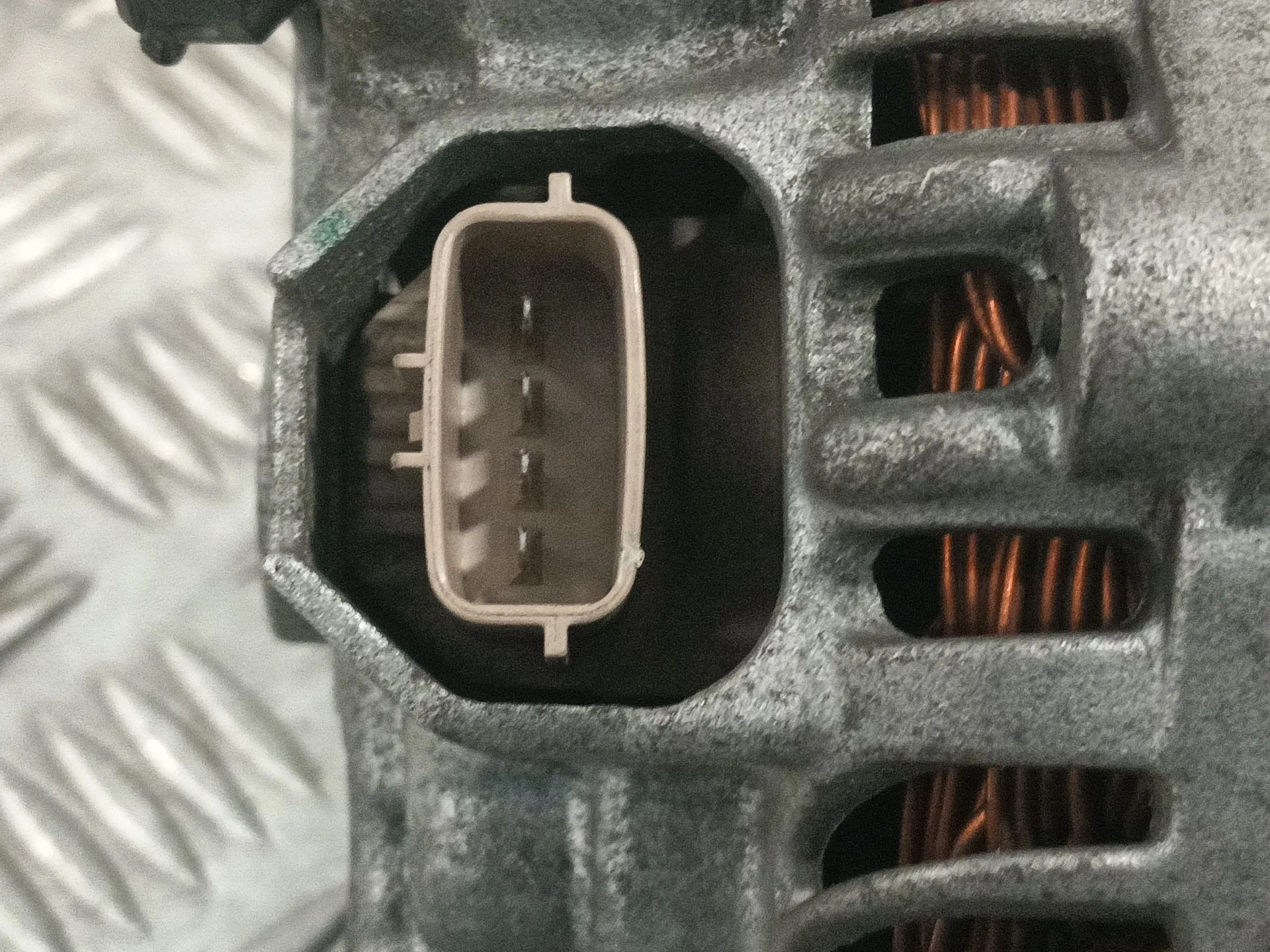Alternador para Mitsubishi Lancer Viii (Cy_A, Cz_A)