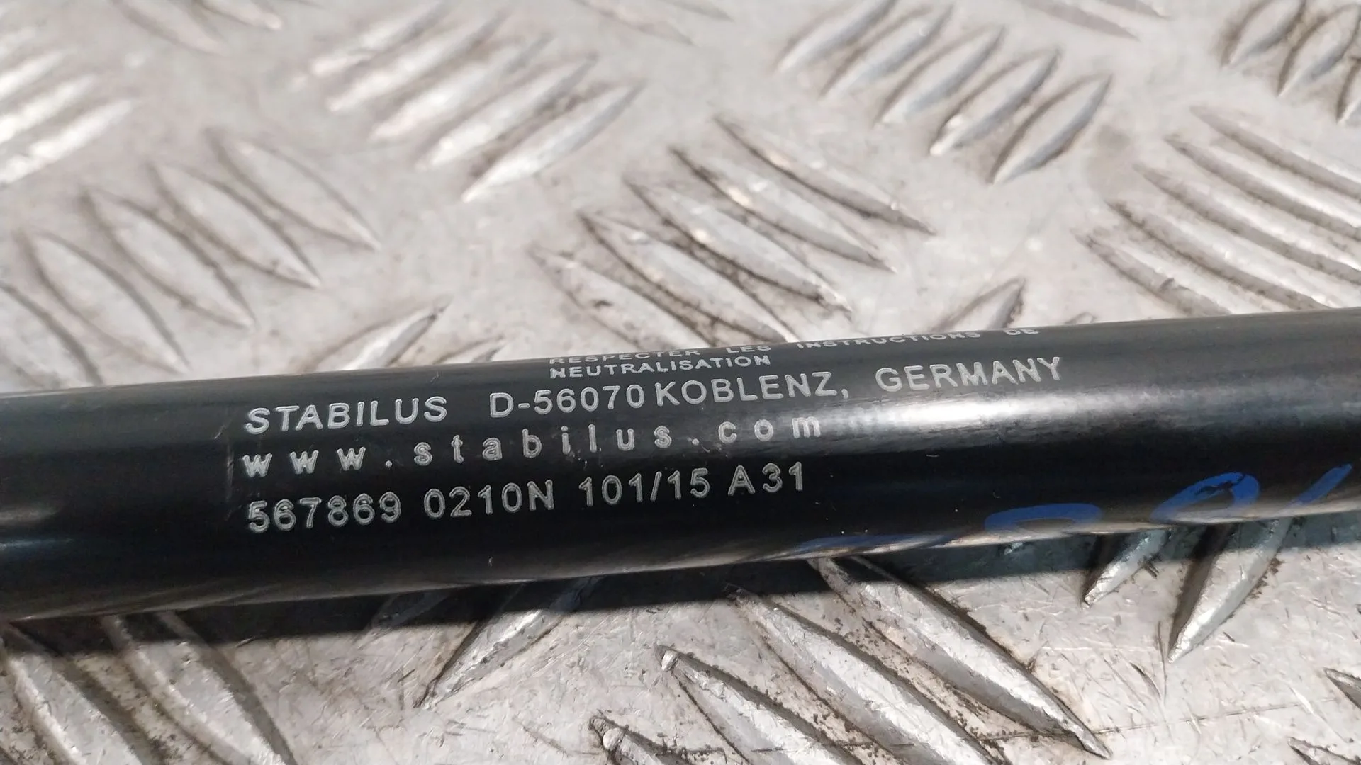 Amortiguadores Capo para Volvo V40 Hatchback (525)