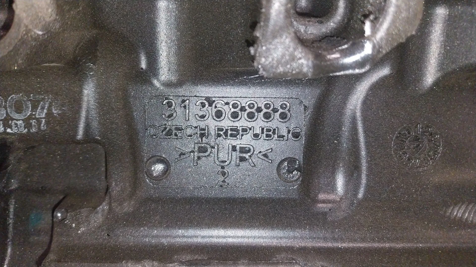 Tapa Motor para Volvo V40 Hatchback (525)