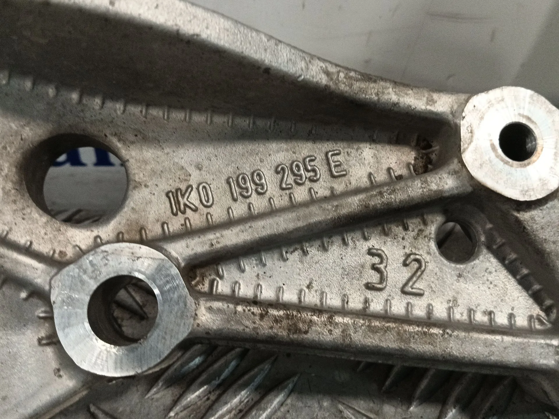 Soporte Apoyo para Volkswagen Golf Vi (5K1)