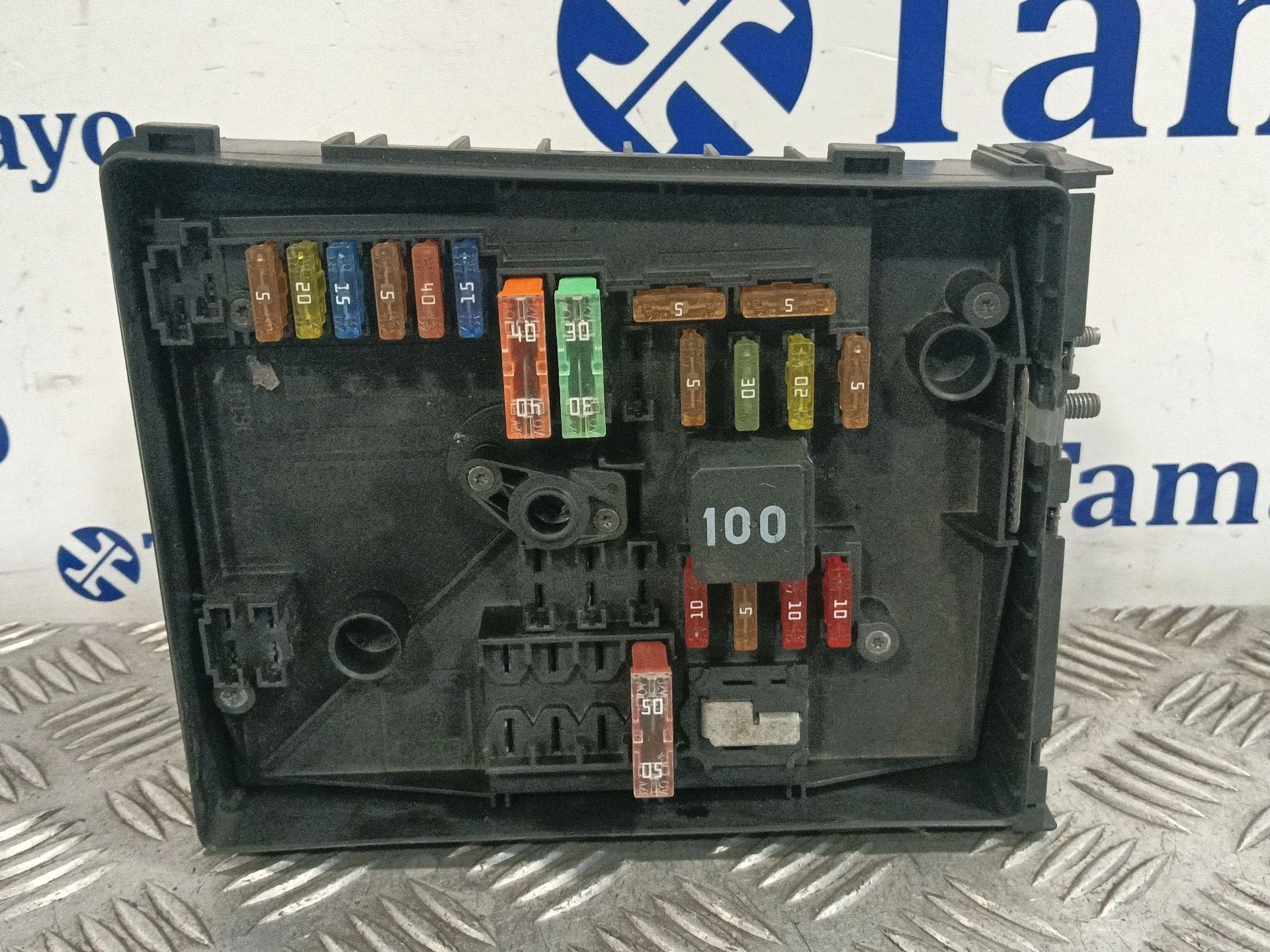 Caja Reles / Fusibles para Volkswagen Golf Vi (5K1)
