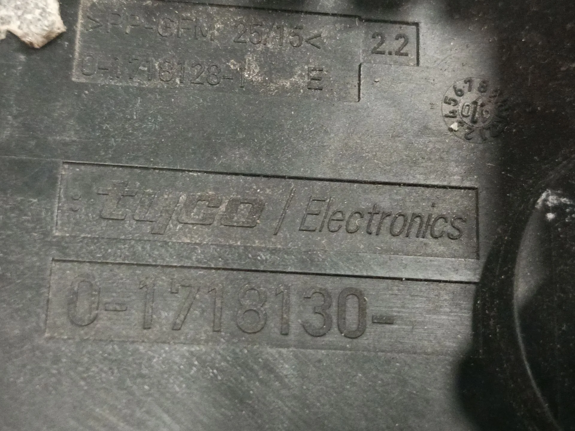 Caja Reles / Fusibles para Volkswagen Golf Vi (5K1)