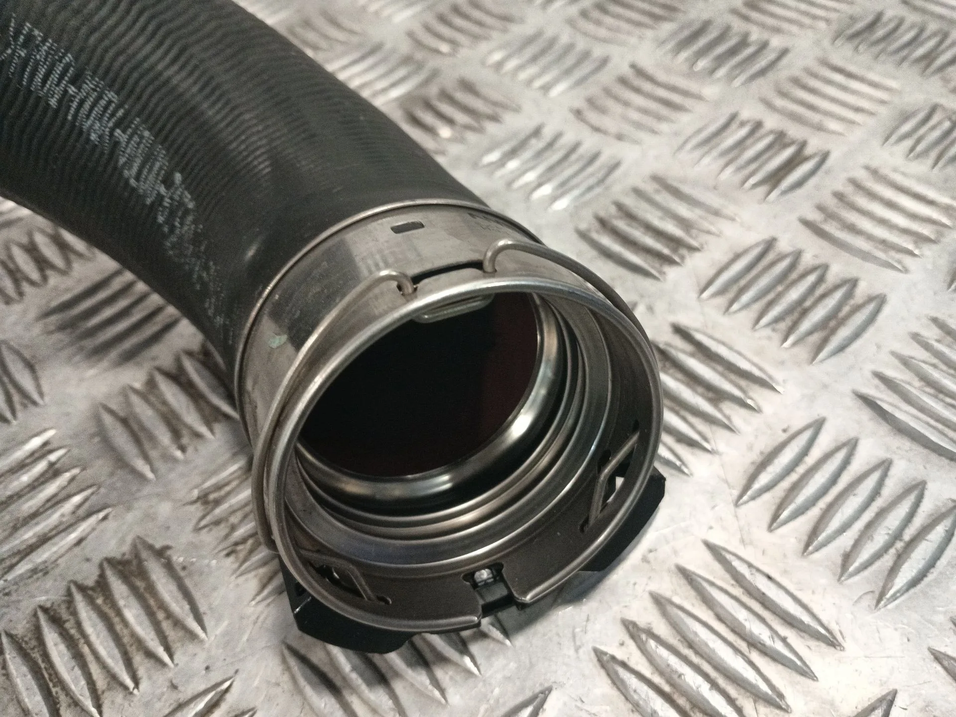 Tubo para Volvo V40 Hatchback (525)