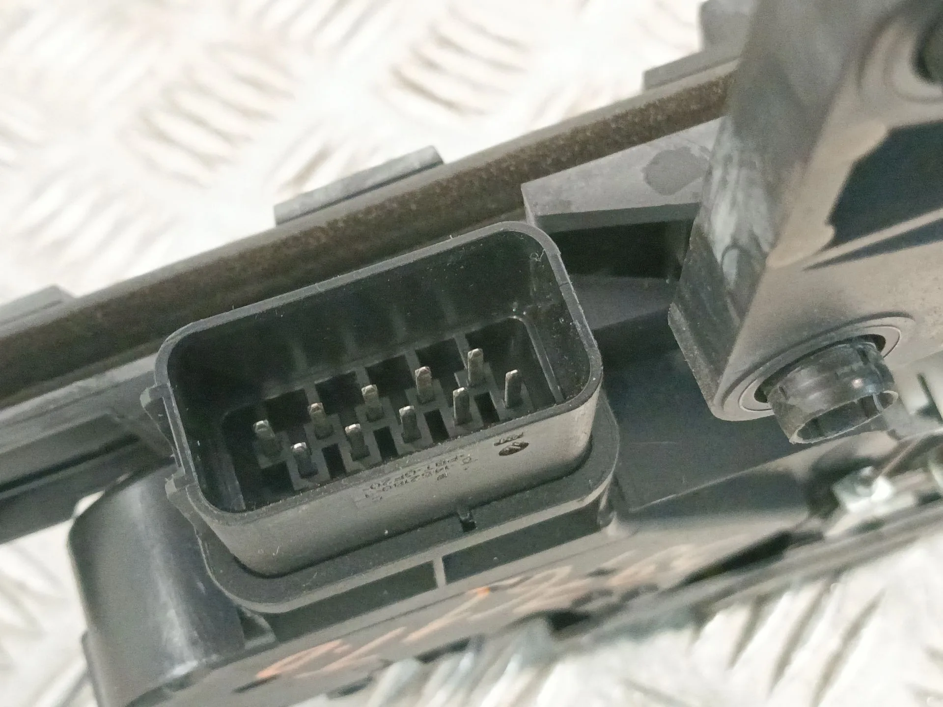 Cerradura Puerta Trasera Derecha para Ford Kuga I