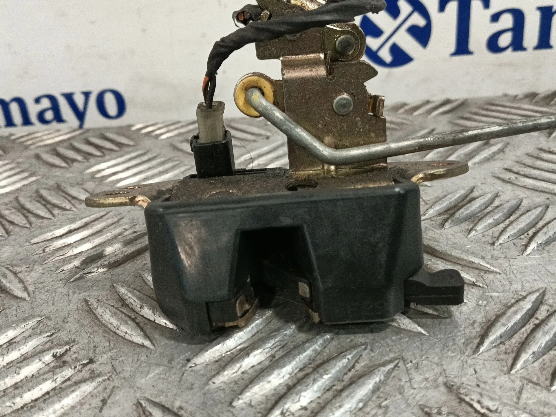 Cerradura Maletero / Porton para Chevrolet Kalos