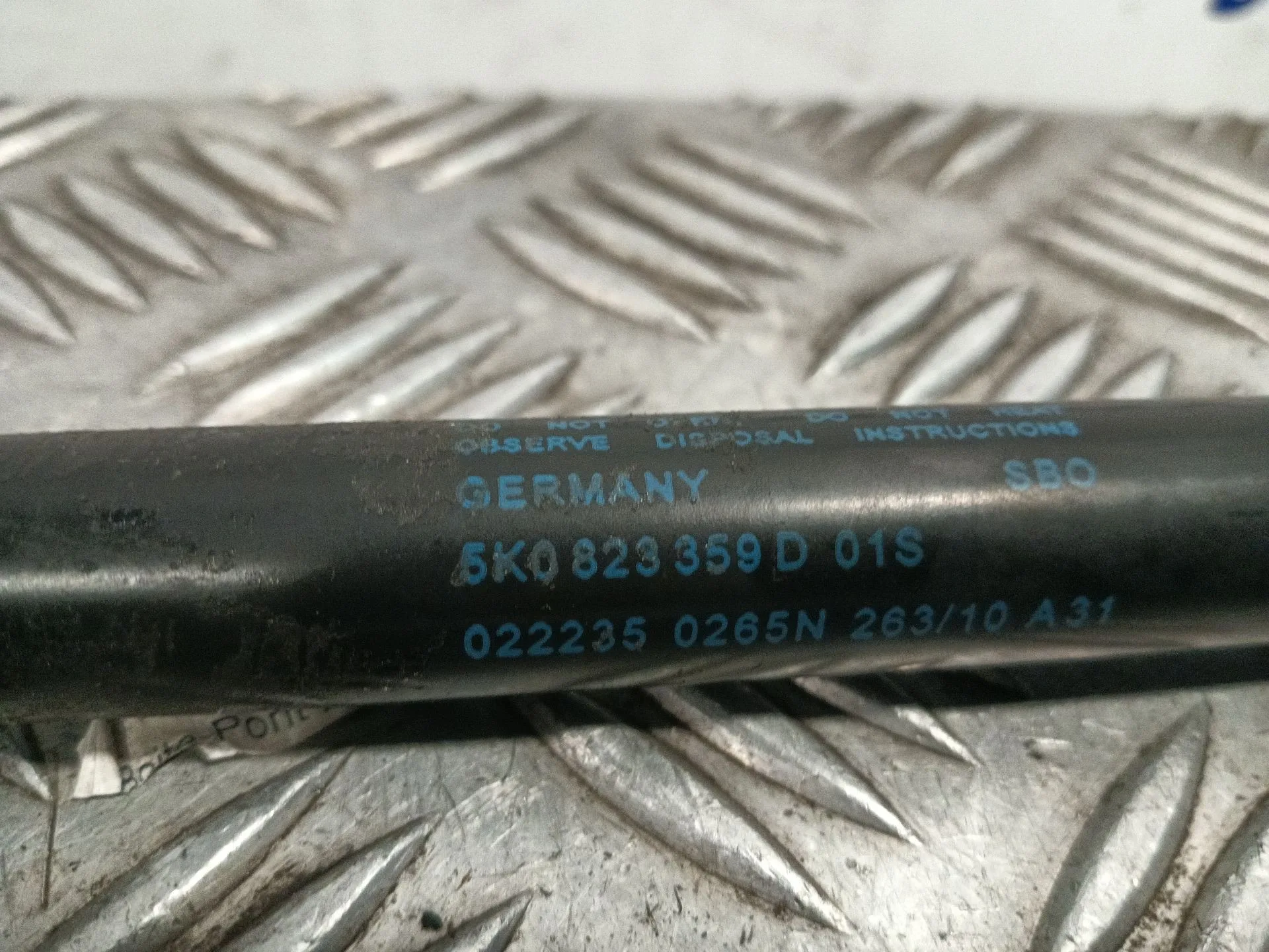 Amortiguadores Capo para Volkswagen Golf Vi (5K1)