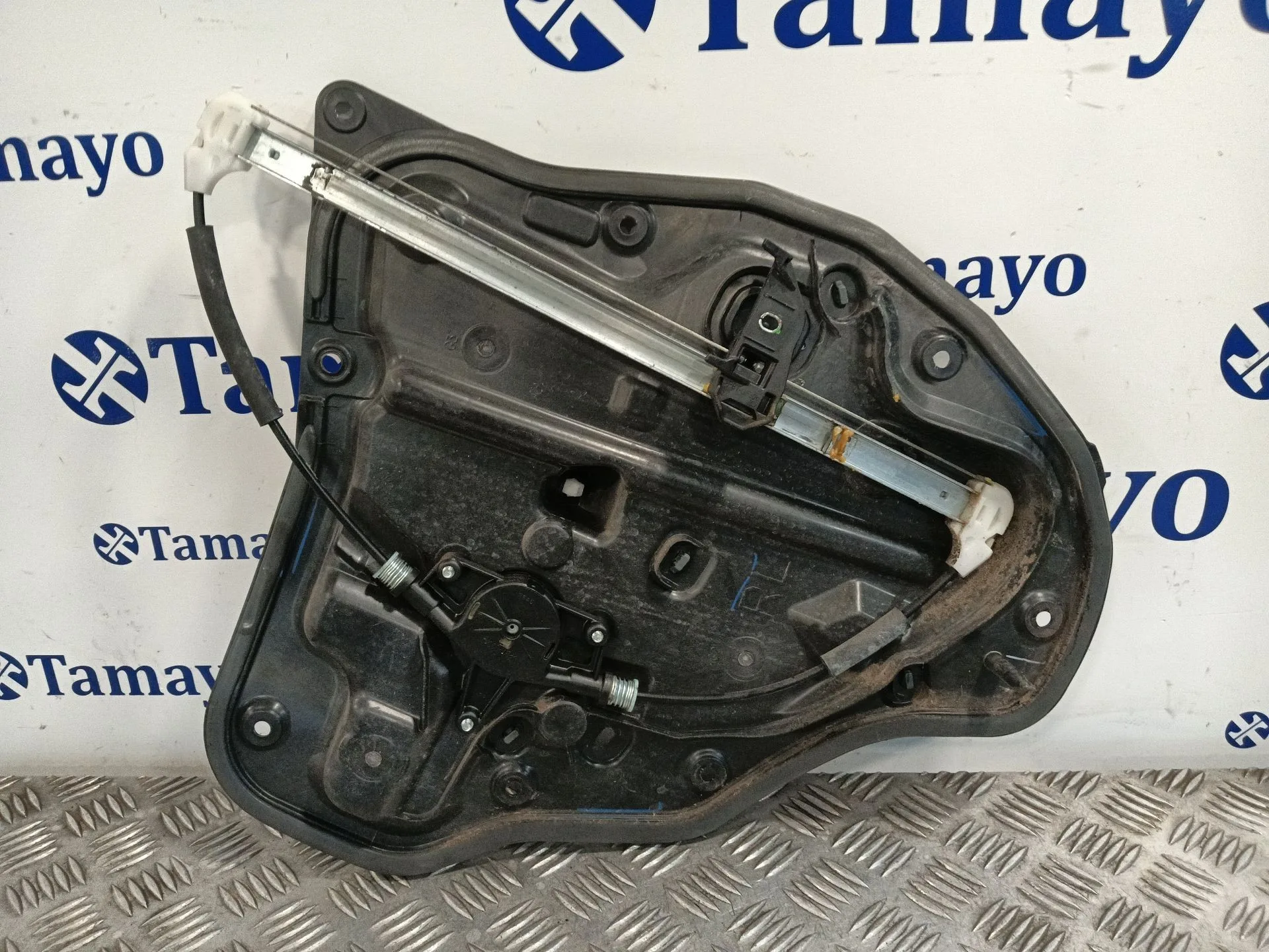 Elevalunas Trasero Izquierdo para Mazda 2 Lim. ()