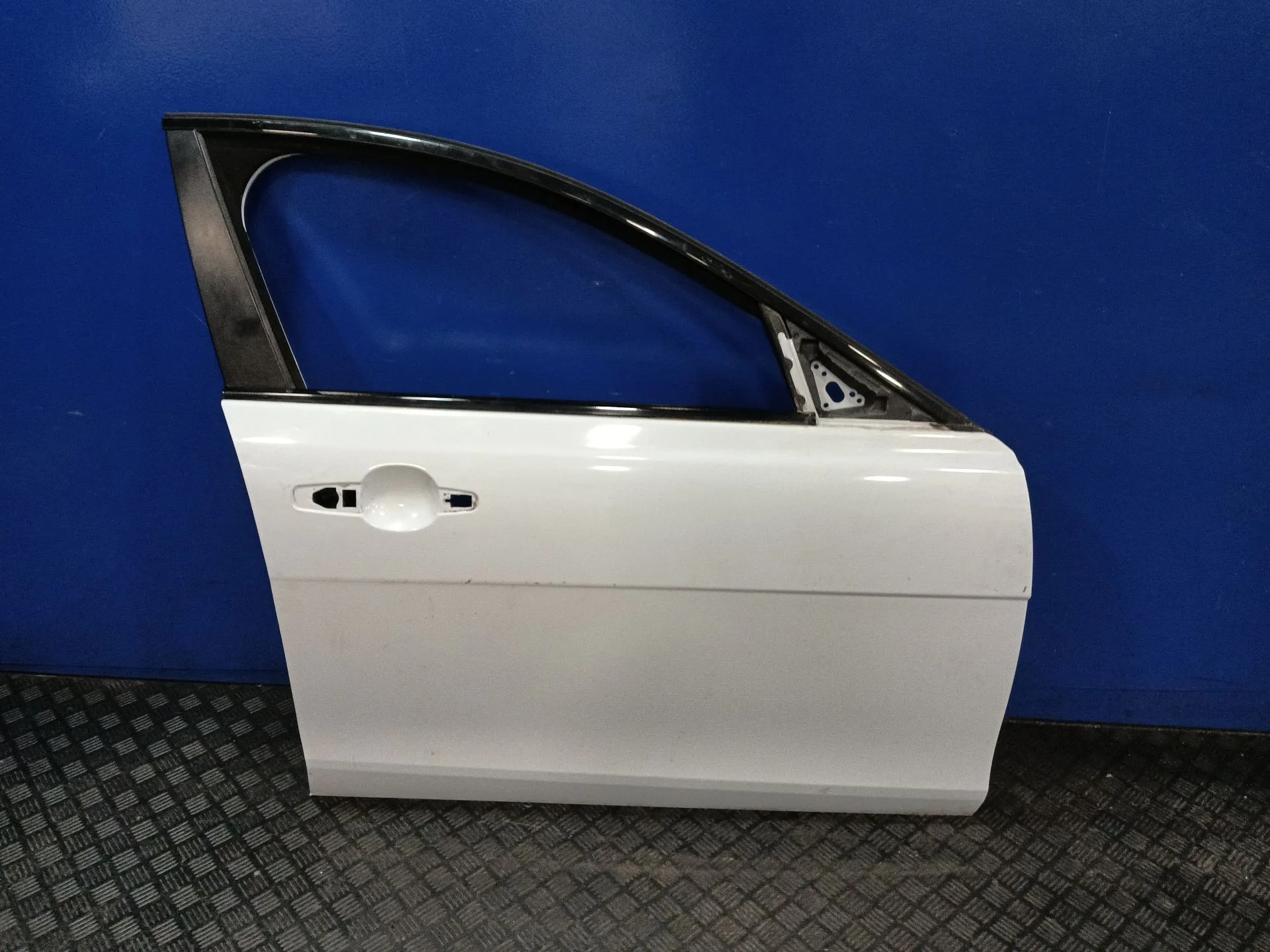 Puerta Delantera Derecha para Jaguar Xe (X760)