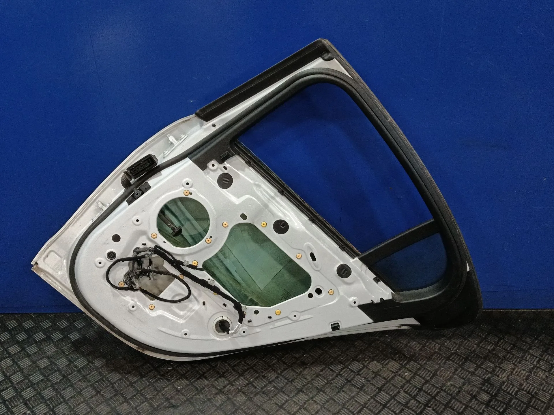 Puerta Trasera Derecha para Jaguar Xe (X760)