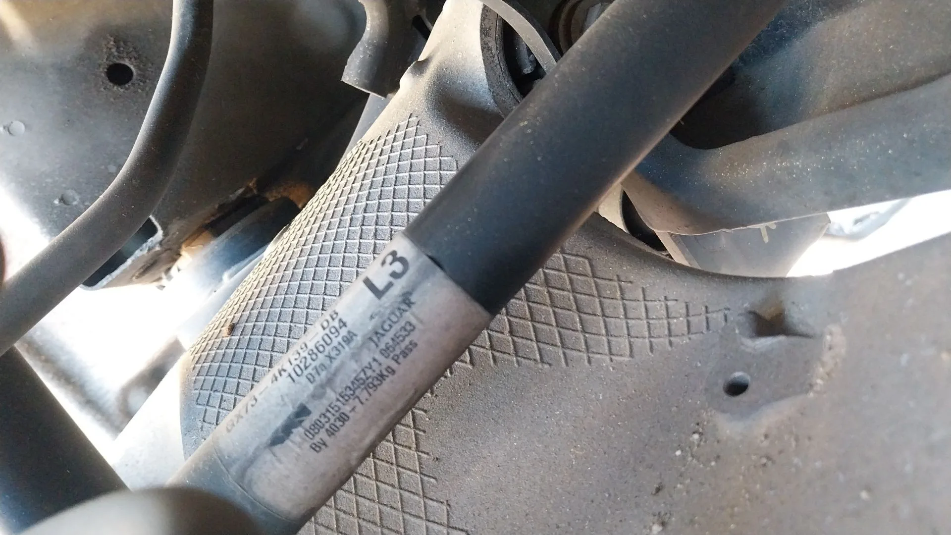 Transmision Trasera Izquierda para Jaguar Xe (X760)