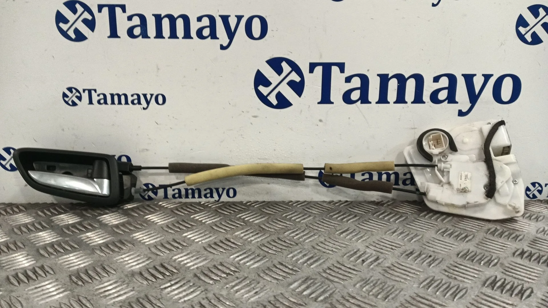 Cerradura Puerta Trasera Derecha para Mazda 2 Lim. ()