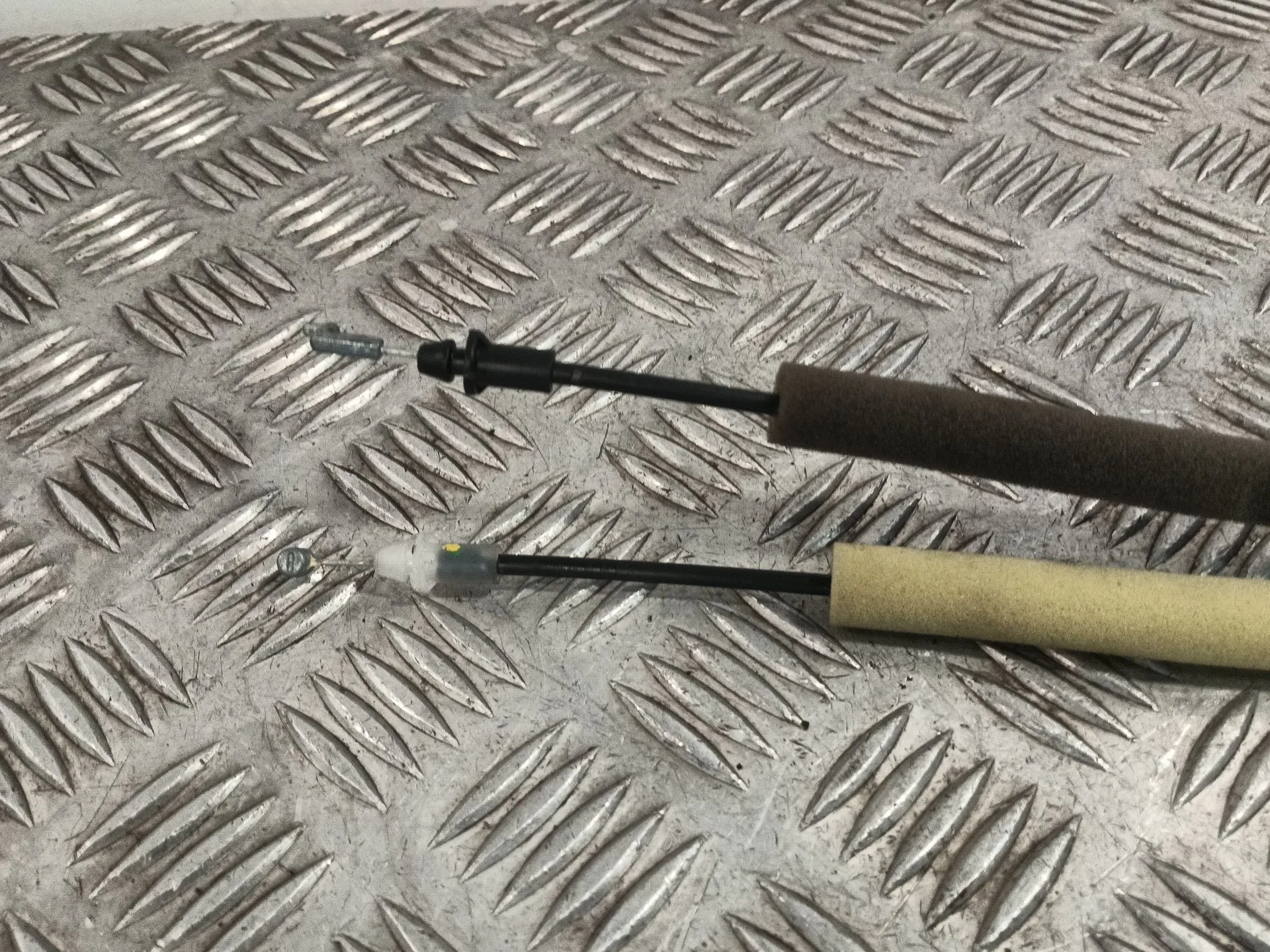 Cerradura Puerta Trasera Izquierda para Mazda 2 Lim. ()