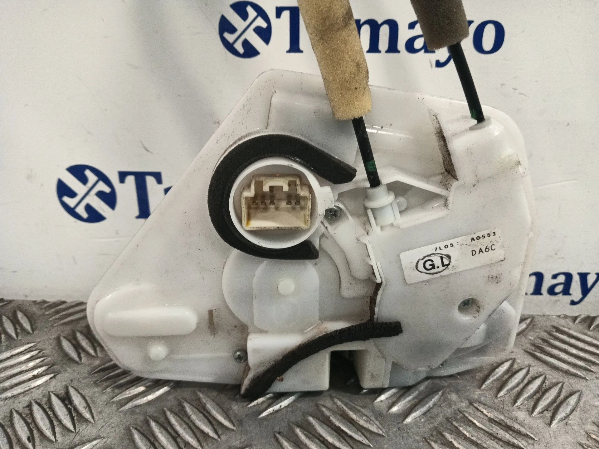 Cerradura Puerta Delantera Izquierda para Mazda 2 Lim. ()