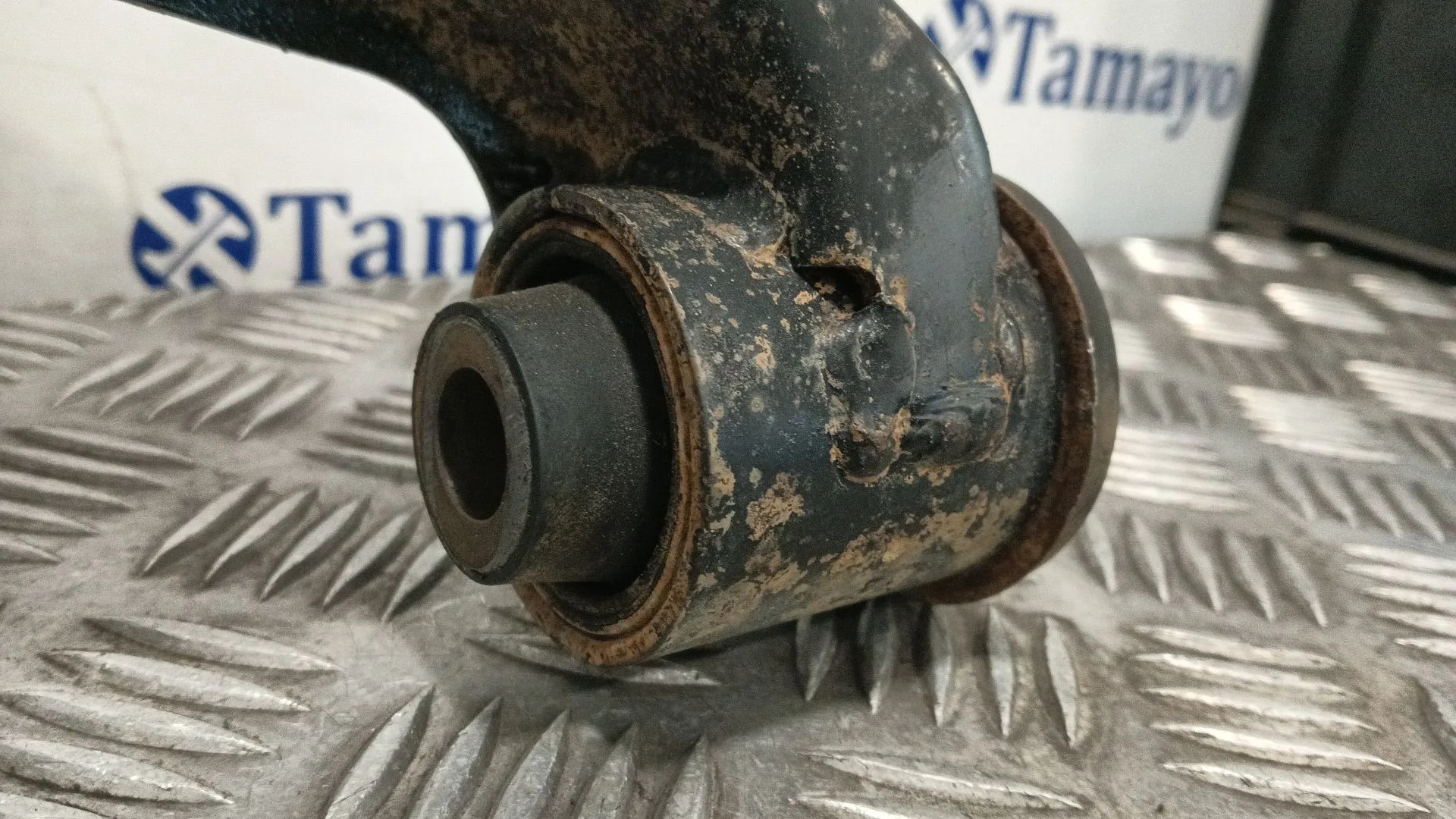 Brazo Suspension Inferior Delantero Izquierdo para Mitsubishi Montero (V60/V70)