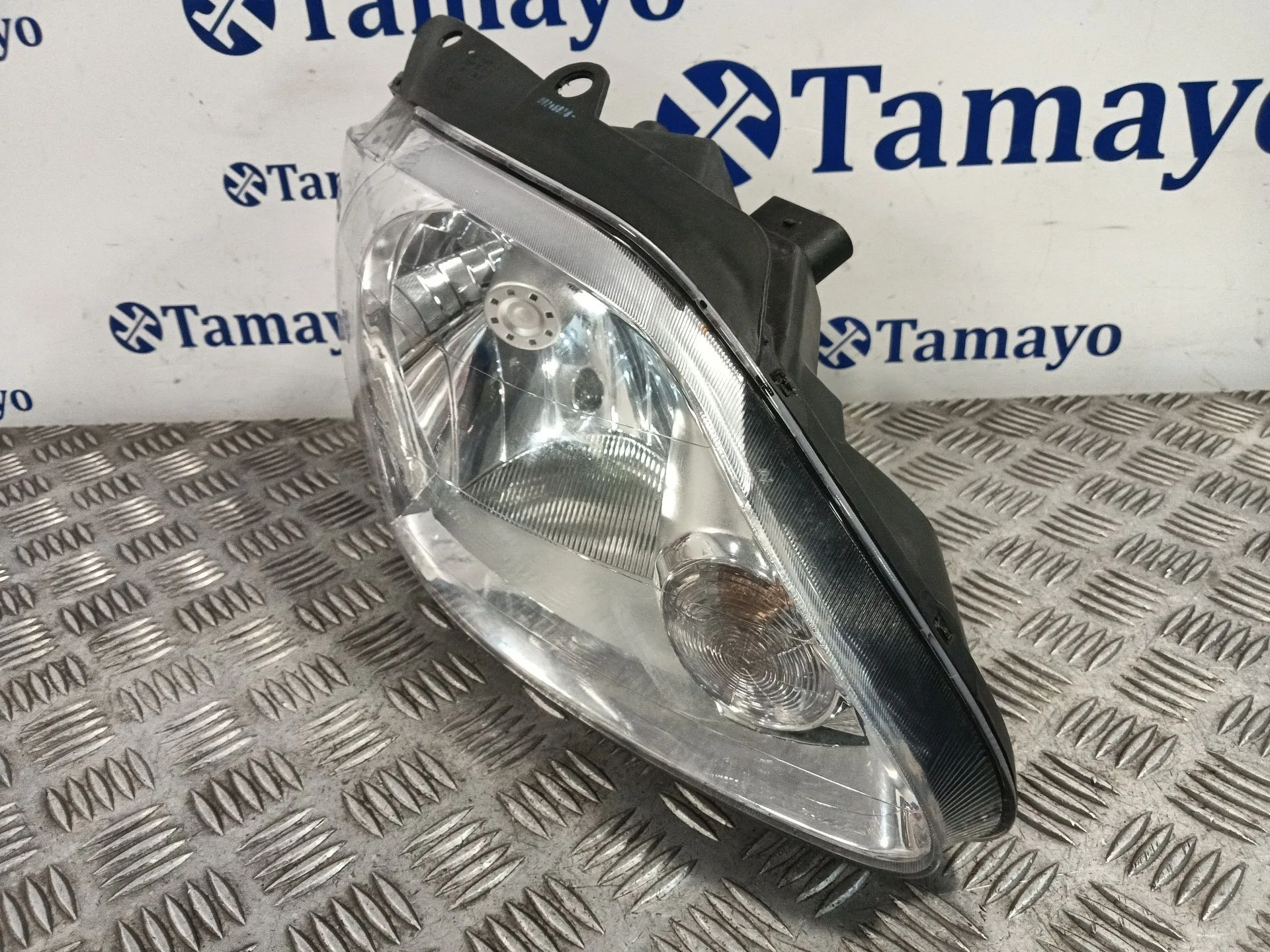 Faro Derecho para Volkswagen Fox Hatchback (5Z1, 5Z3, 5Z4, 5Z5)