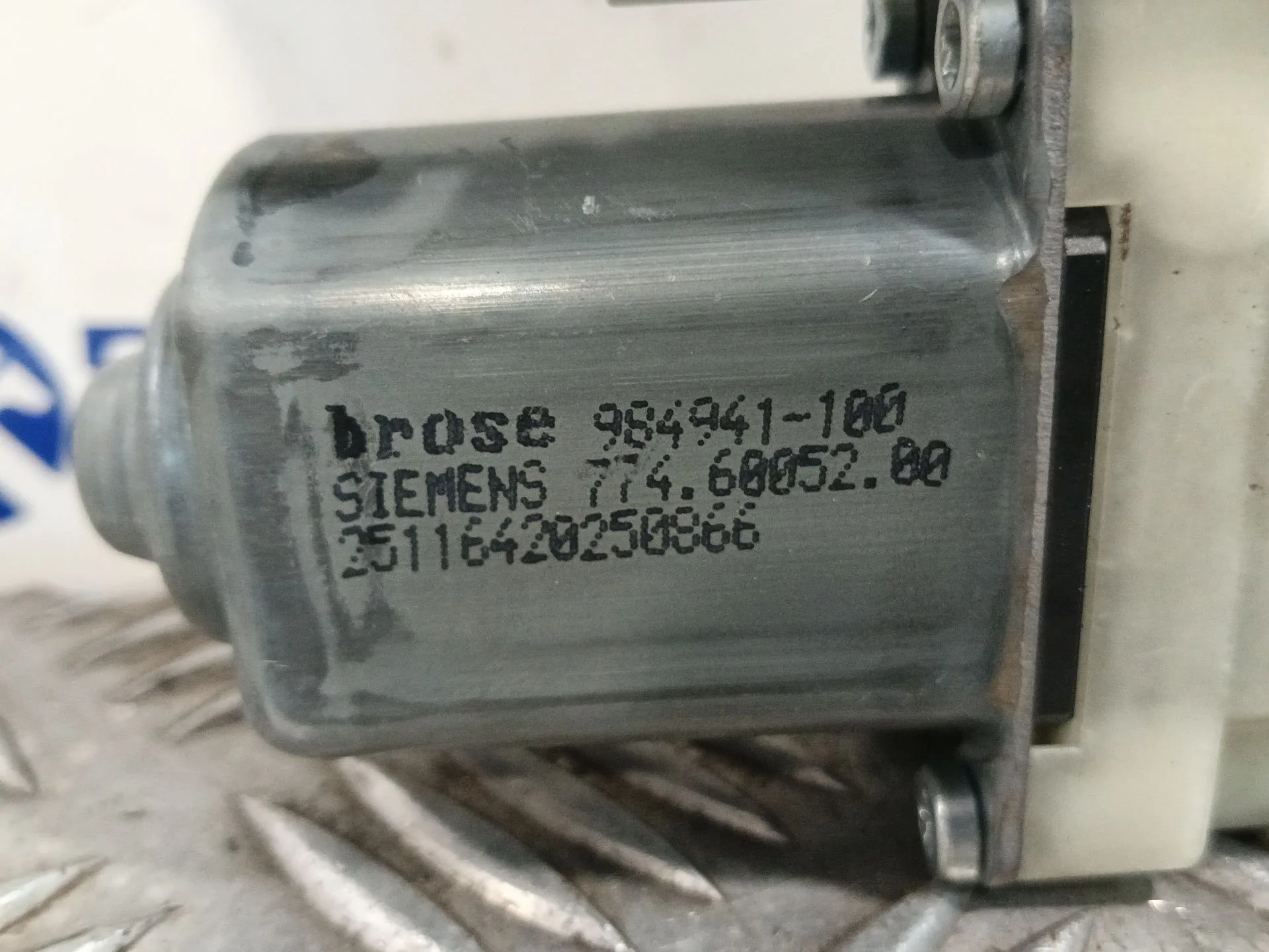 Motor Elevalunas Delantero Izquierdo para Citroën C4 I (Lc_)