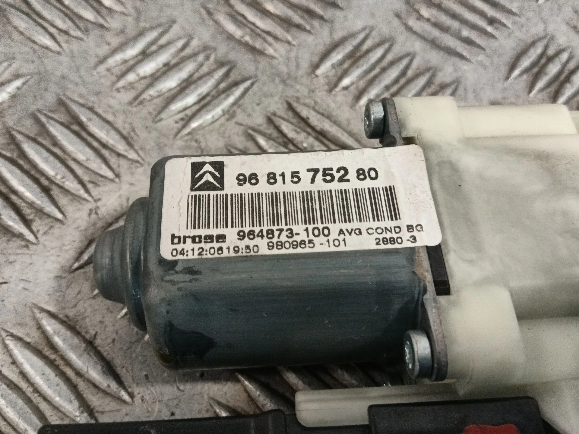 Motor Elevalunas Delantero Izquierdo para Citroën C4 I (Lc_)